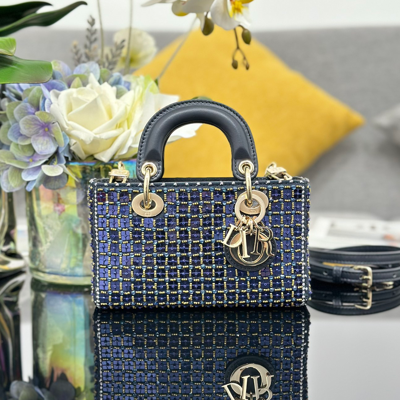 Dior Lady D-Joy Super Mini Embroidered Lens Blue Beads Lady Dior Bag S0910