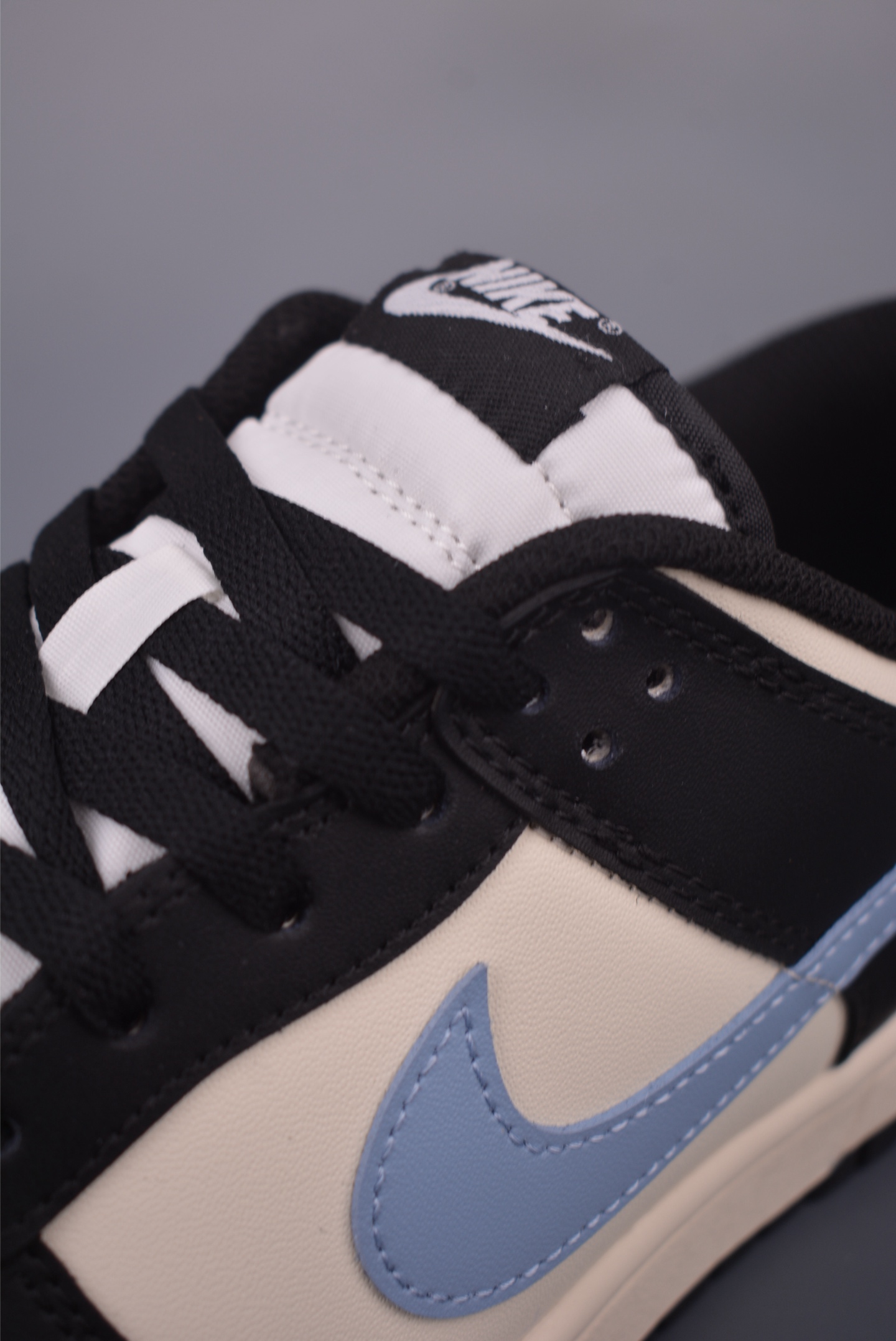 Nike SB Dunk Low 