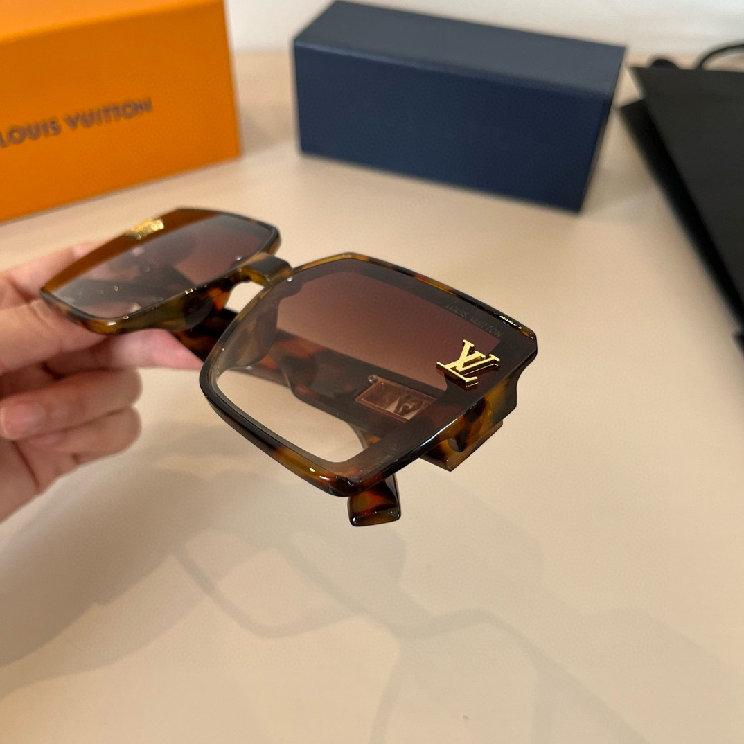 Louis Vuitton square-frame sunglasses