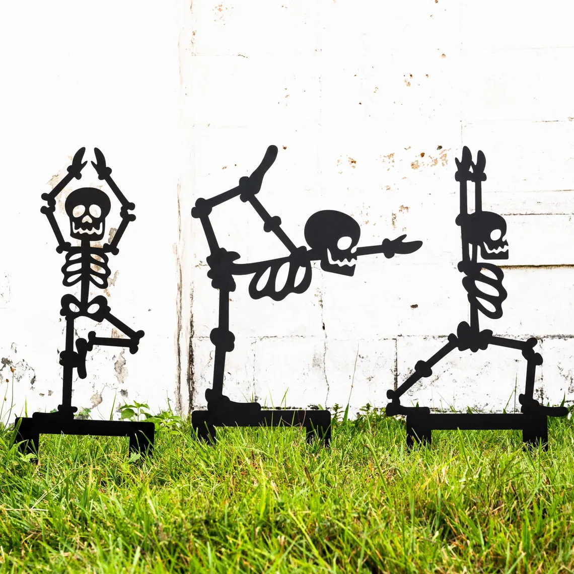 💀Yoga Skeletons – Dancing Halloween Skeleton Stakes🎃