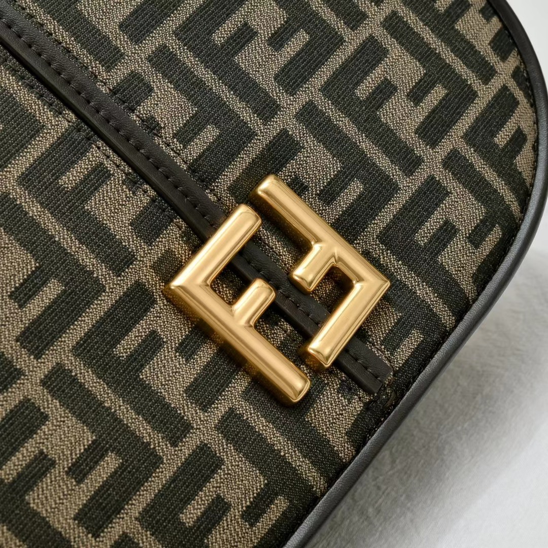 FENDI C'mon series retro large flap bag 6652