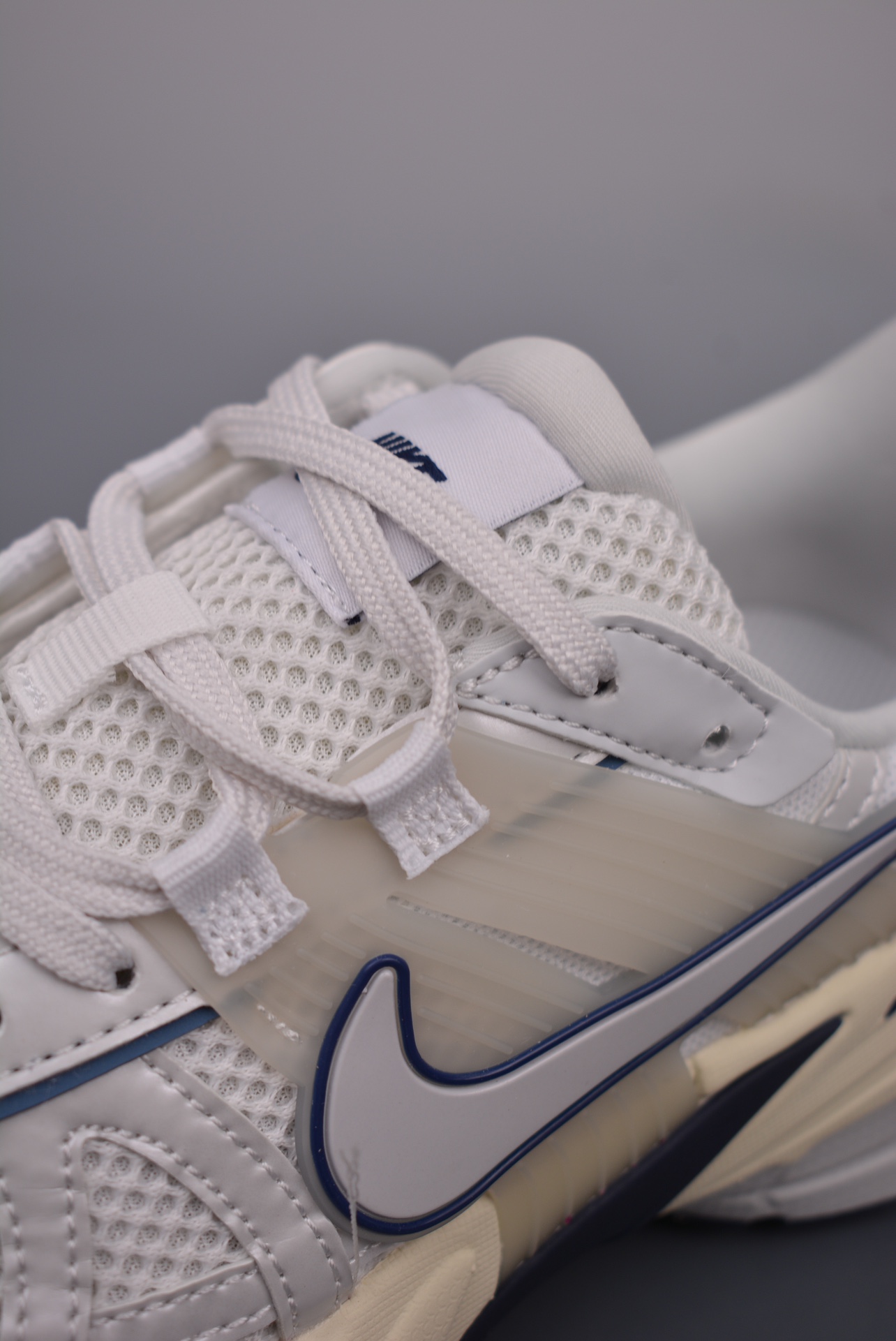Nike Wmns V2K Runtekk LowWhite Grey Navy FD0736-102