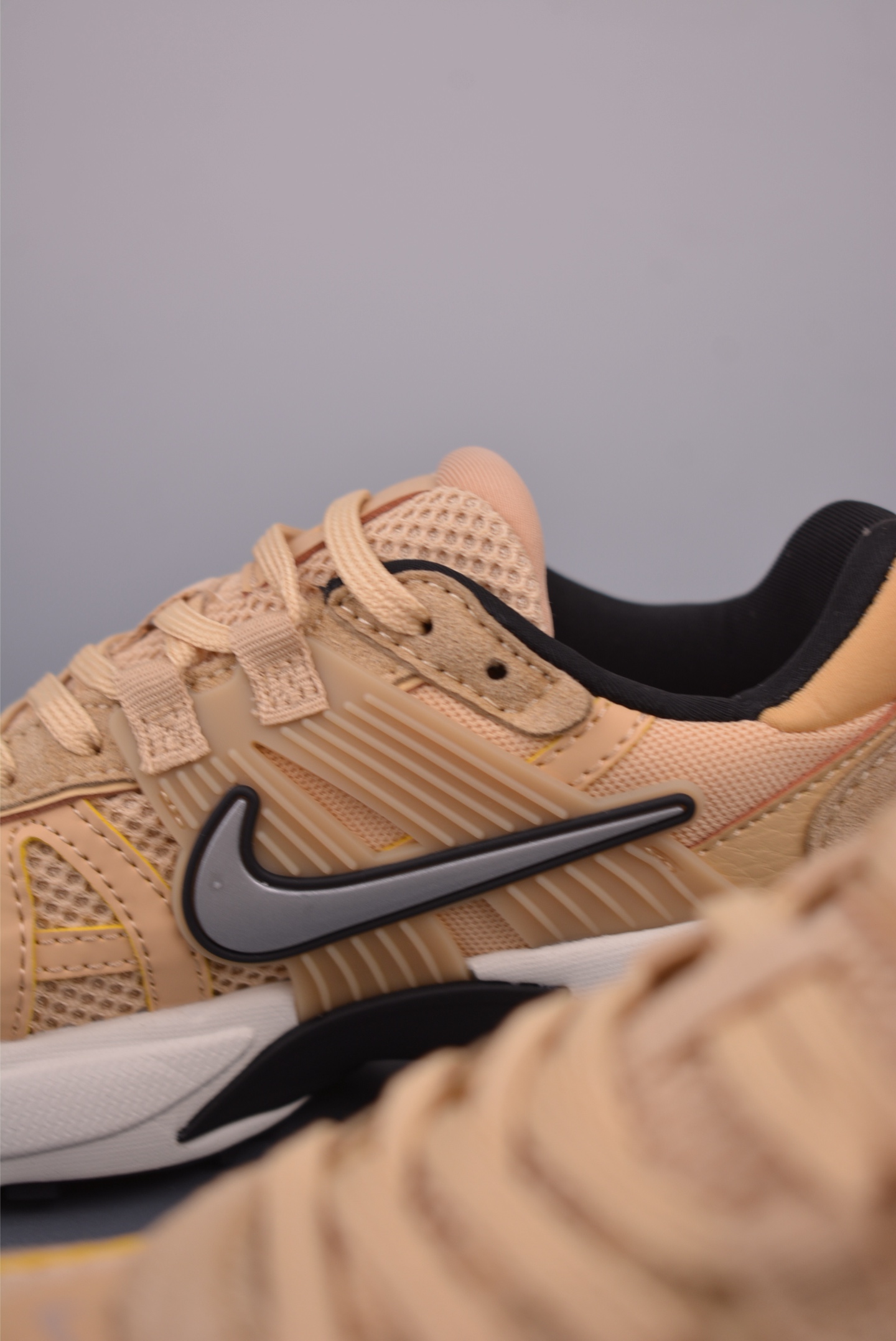 NIKE V2K Runtekk 