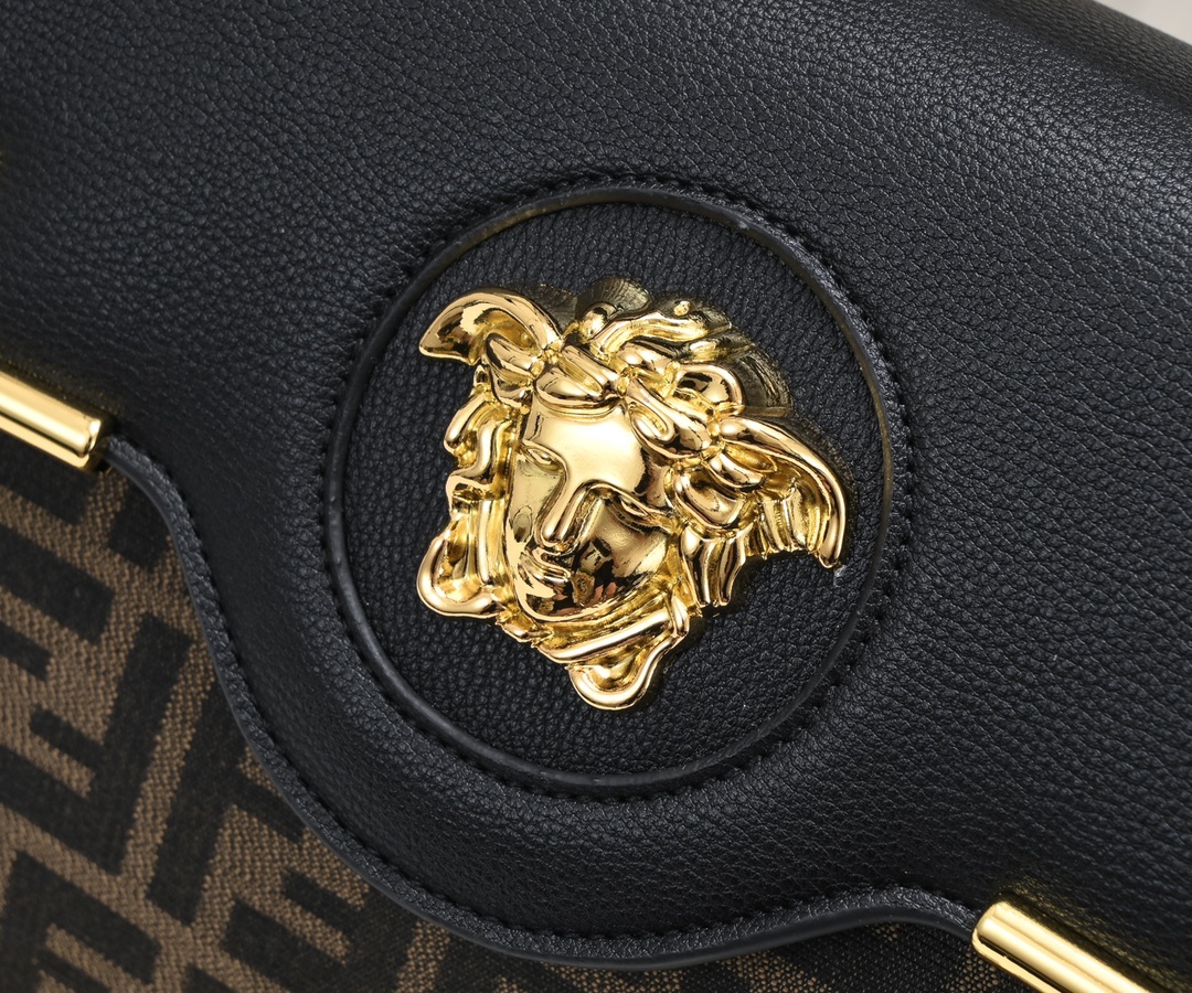 FENDI By co-branded La Medusa handbag 2183