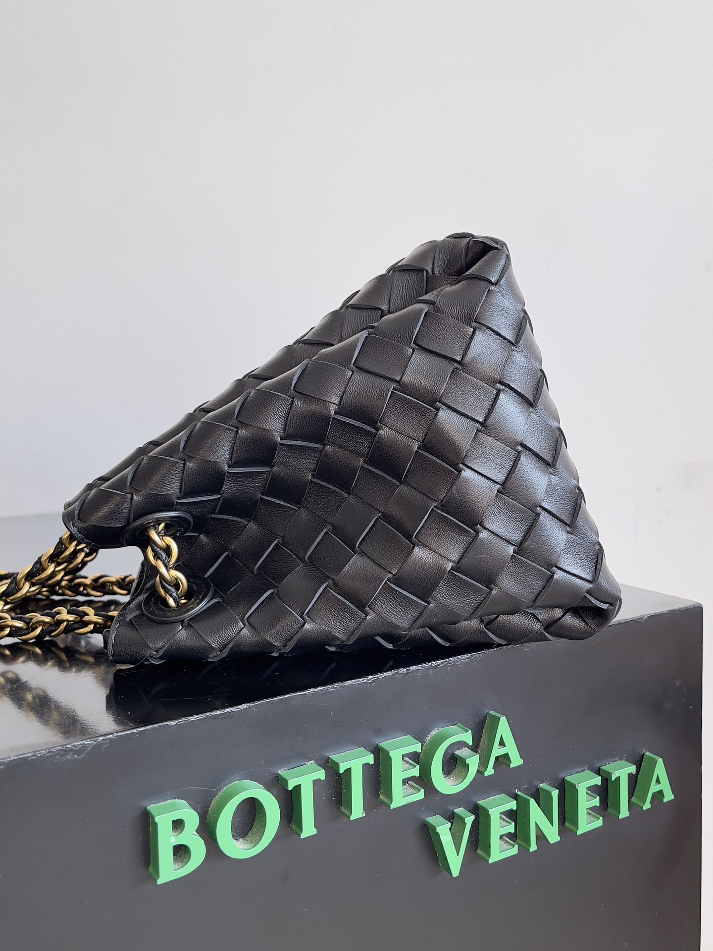 BOTTEGA VENETA New Chain Parachute Bag 817175