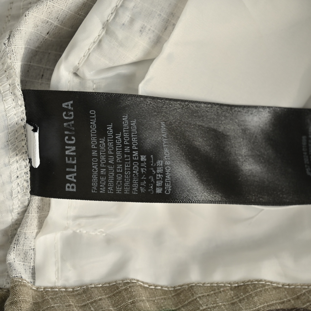 Balenciaga Heavy Camouflage Detachable Multi-Pocket Two-Way Pants