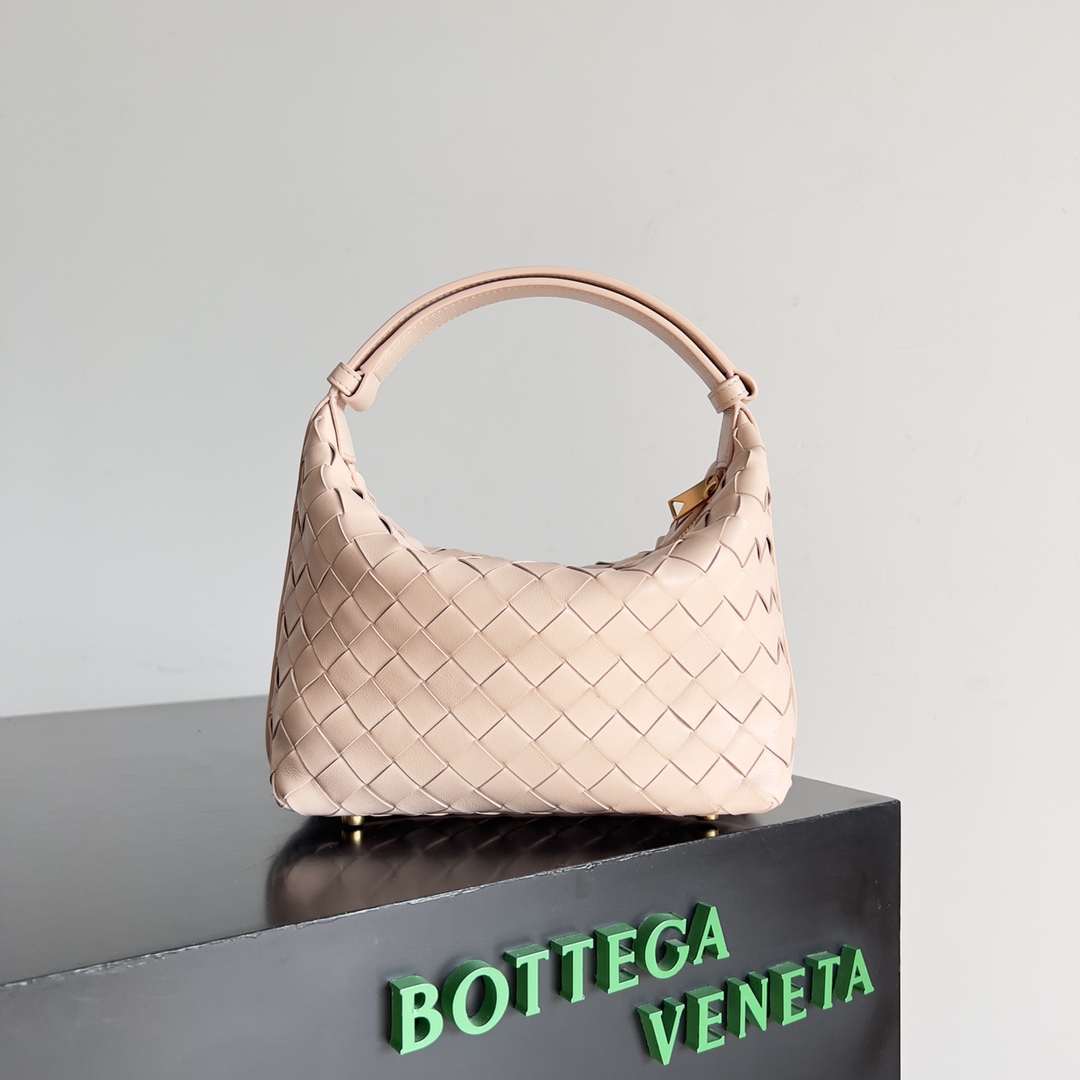 Bottega Veneta Year of the Snake Limited Edition Wallace Handbag 754443