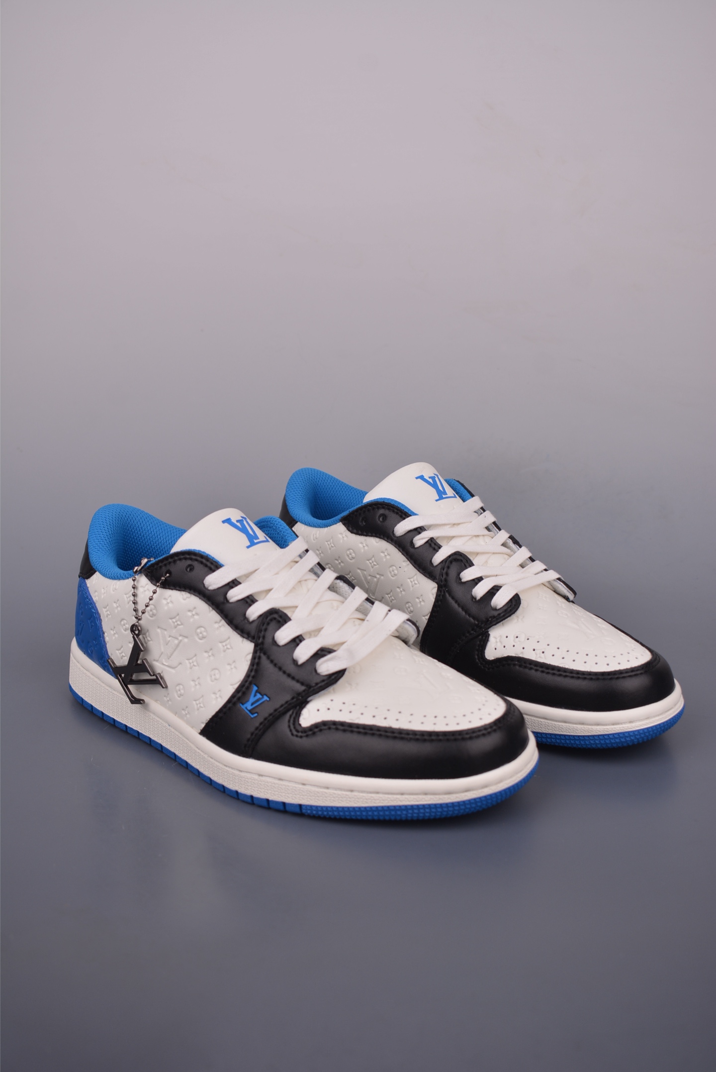 Louis vuitton X Air Jordan 1 Low 