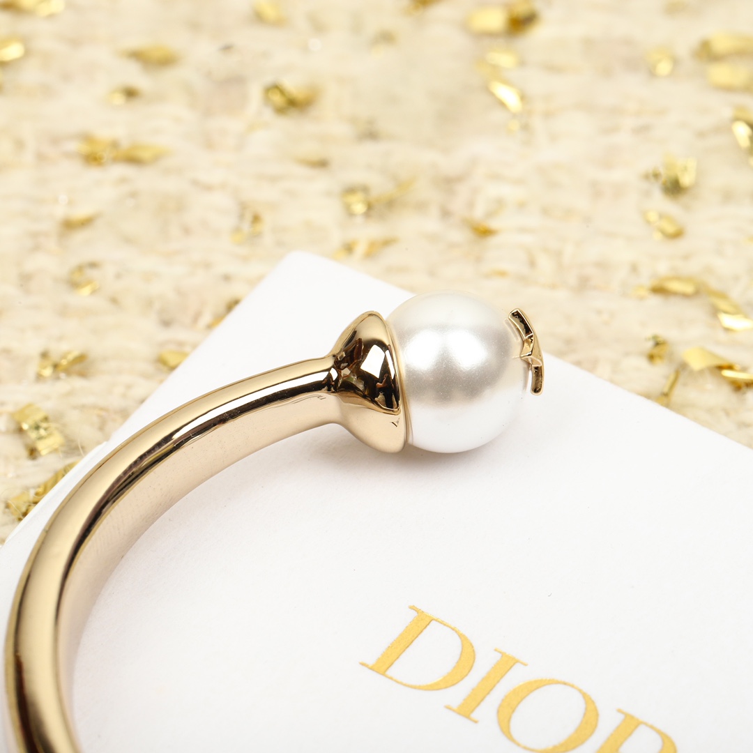 Dior open pearl bracelet
