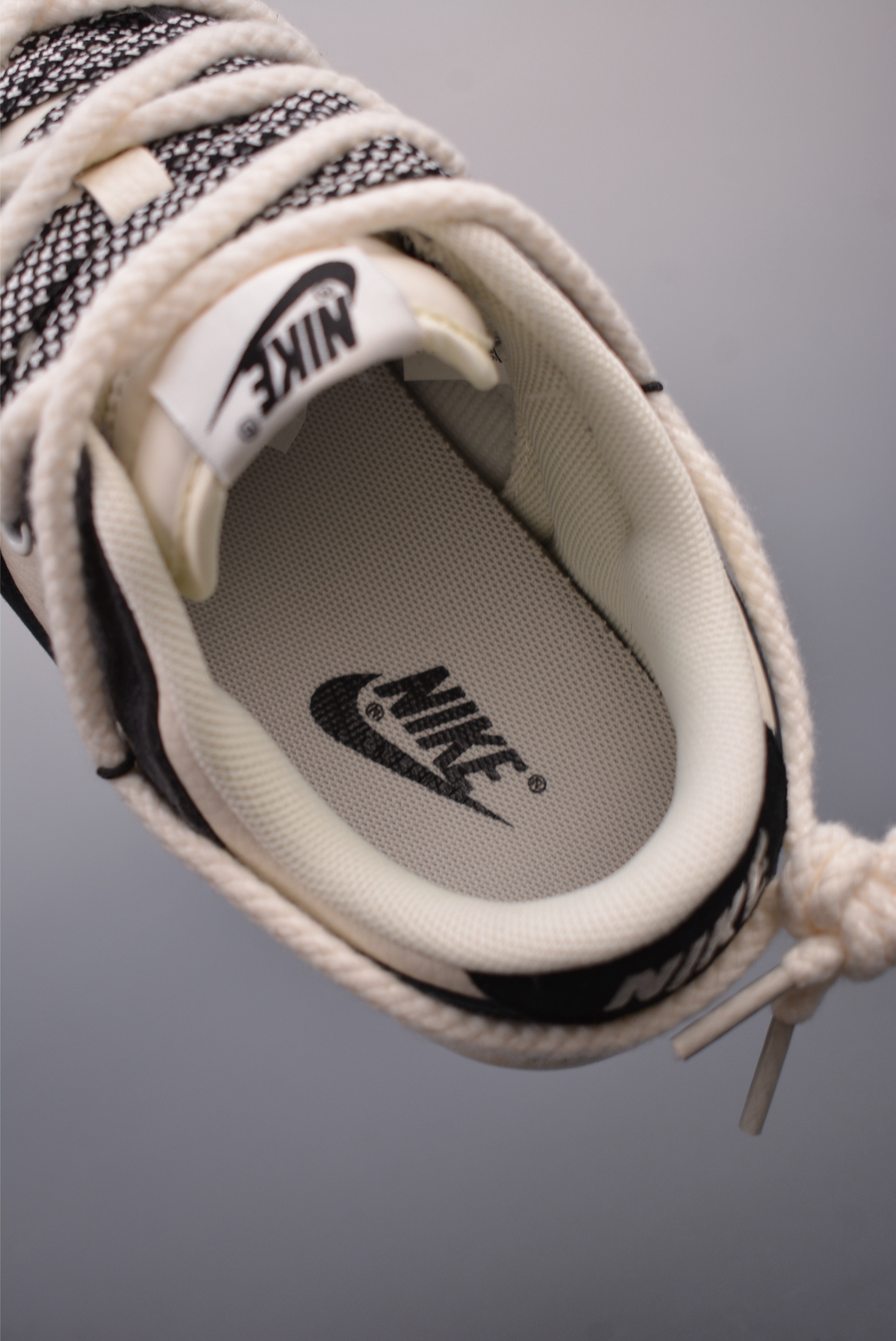 Kaws x Nike SB Dunk Low Retro Shoes Off-White Dark Grey YX5066-246