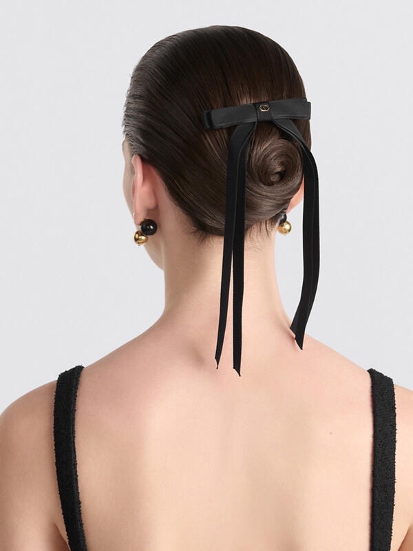 Dior Bow CD Letter Hairpin