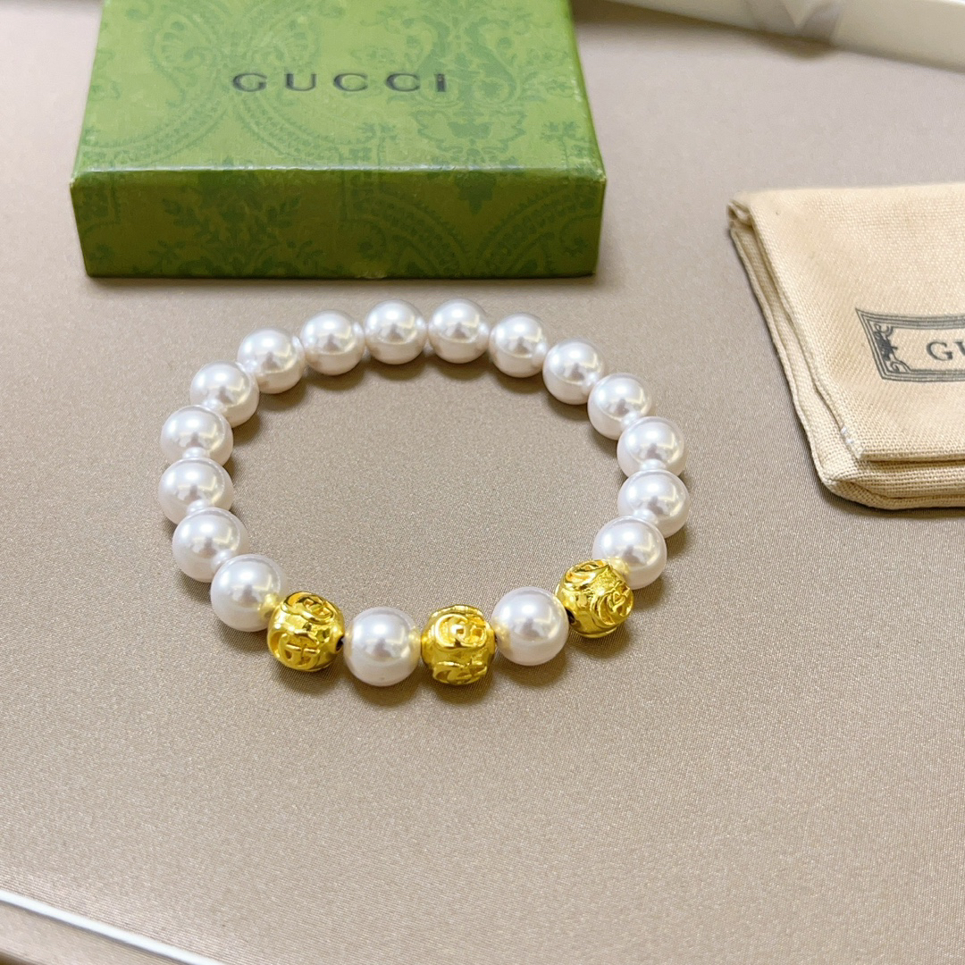 Gucci Pearl Bracelet