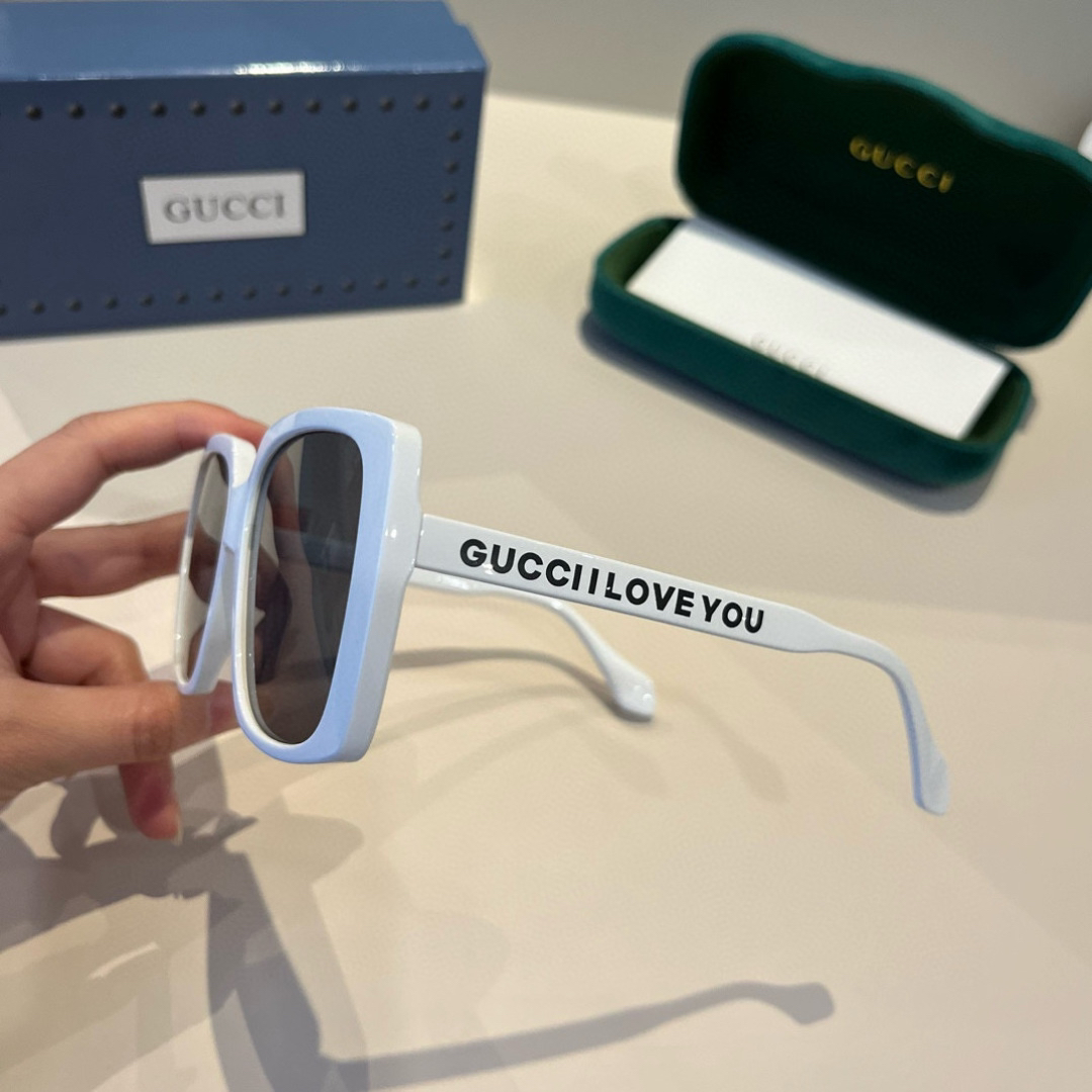 Gucci Round Frame Sunglasses