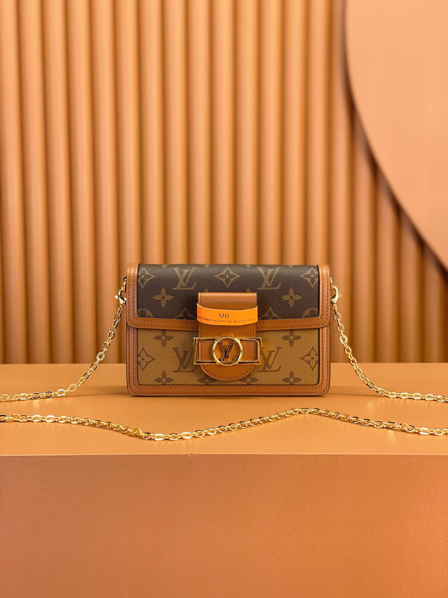Louis Vuitton DAUPHlNE chain bag M68746
