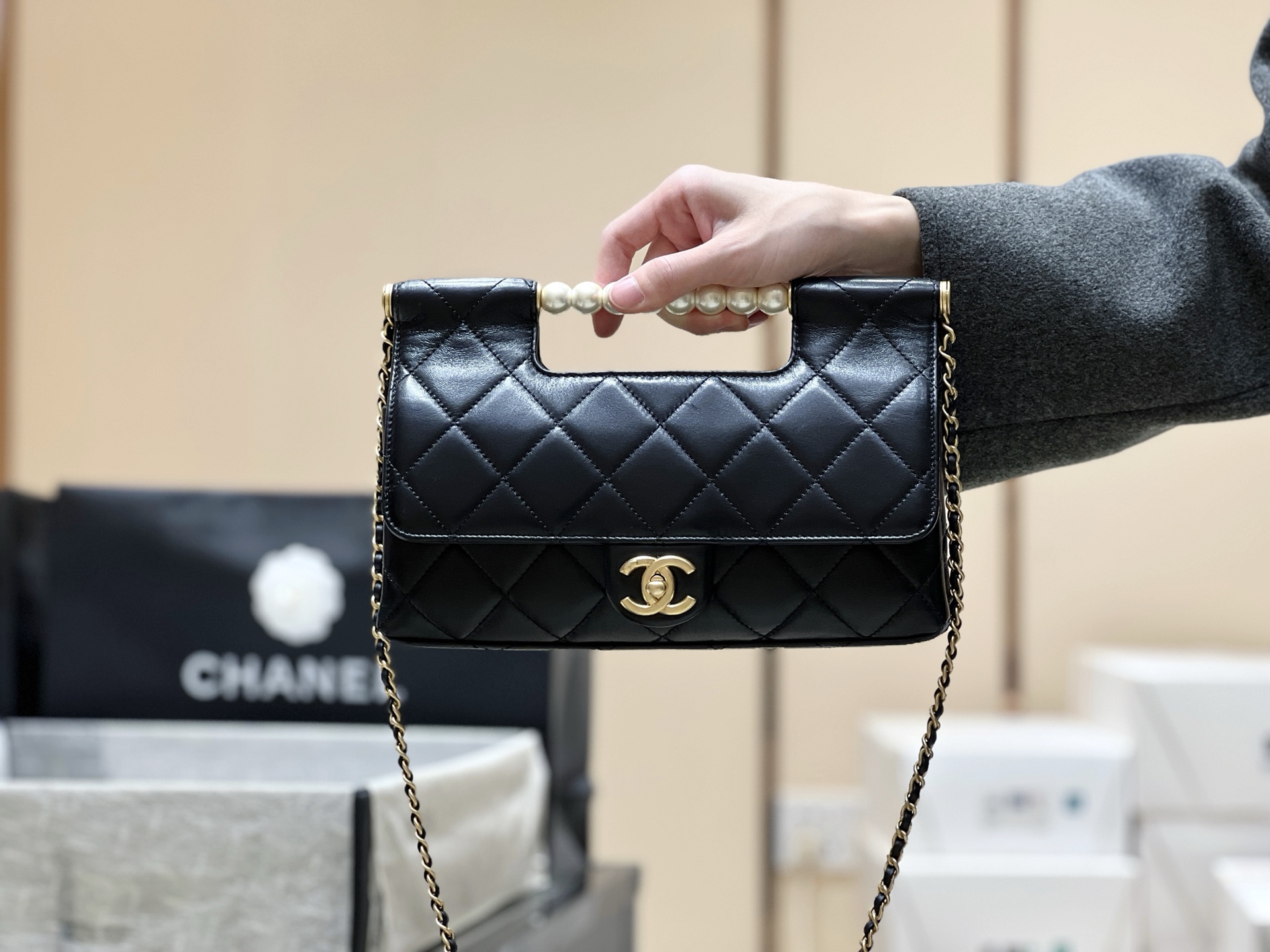 Chanel 25P Spring/Summer Preview Series Pearl Handle Bag AS5390 00138