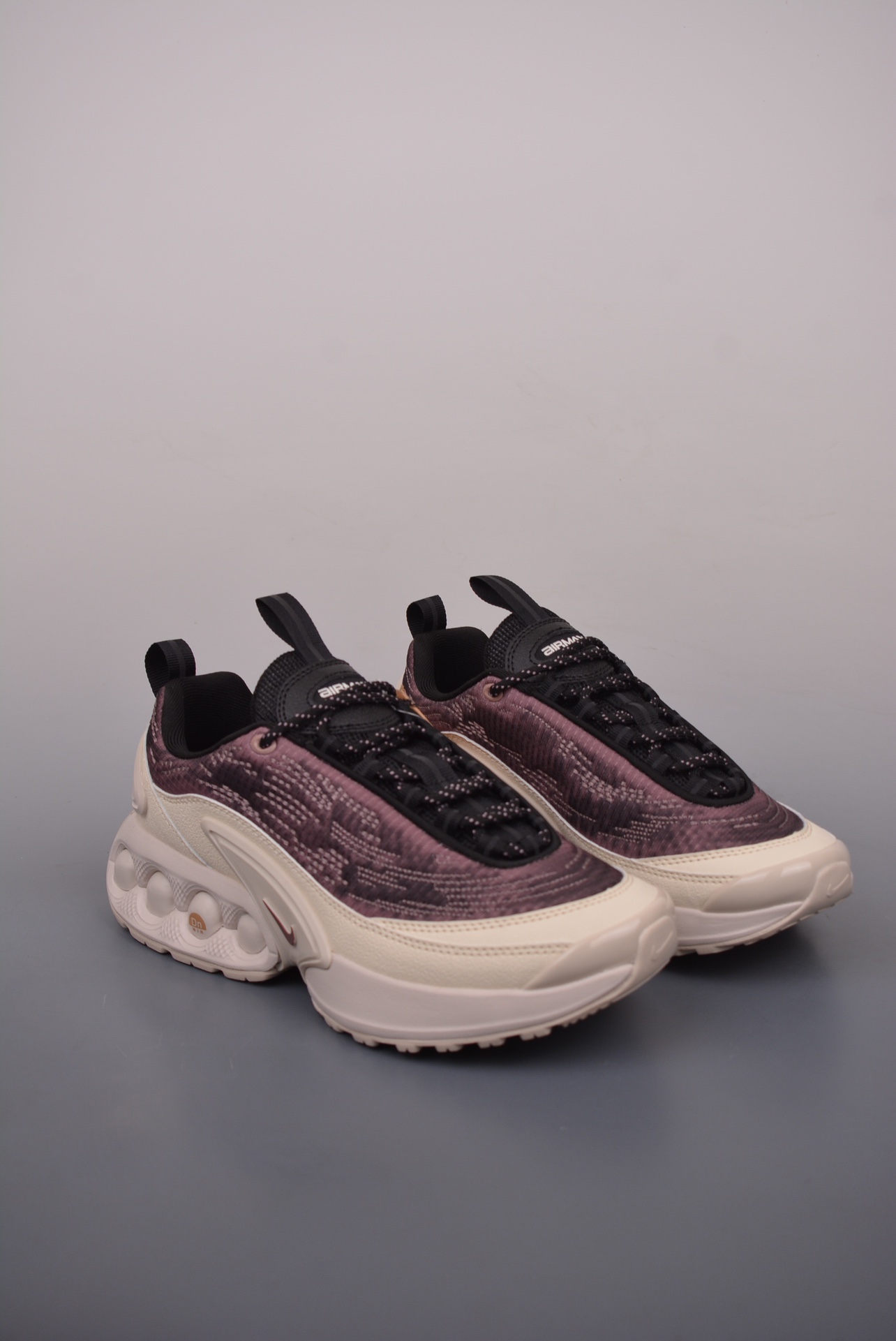 Size x Nike Air Max DN SP Smokey Mauve off-white, black and lavender HQ0912-200