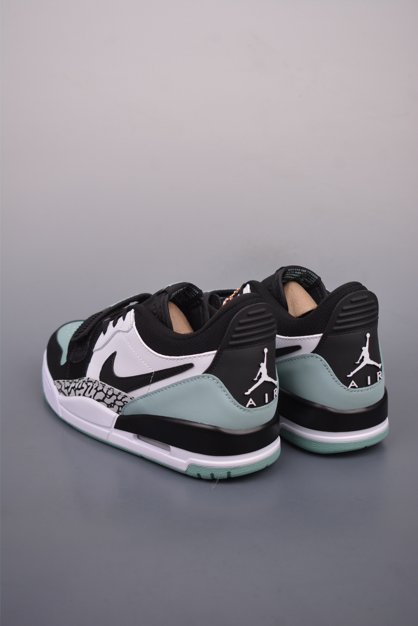 Air Jordan Legacy 312 Basketball Shoes Leather Black and White Thin Dutch Crack CD7069-109