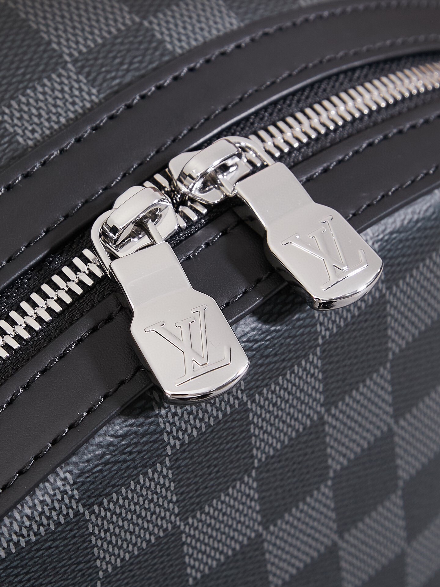Louis Vuitton Discovery Backpack N40514