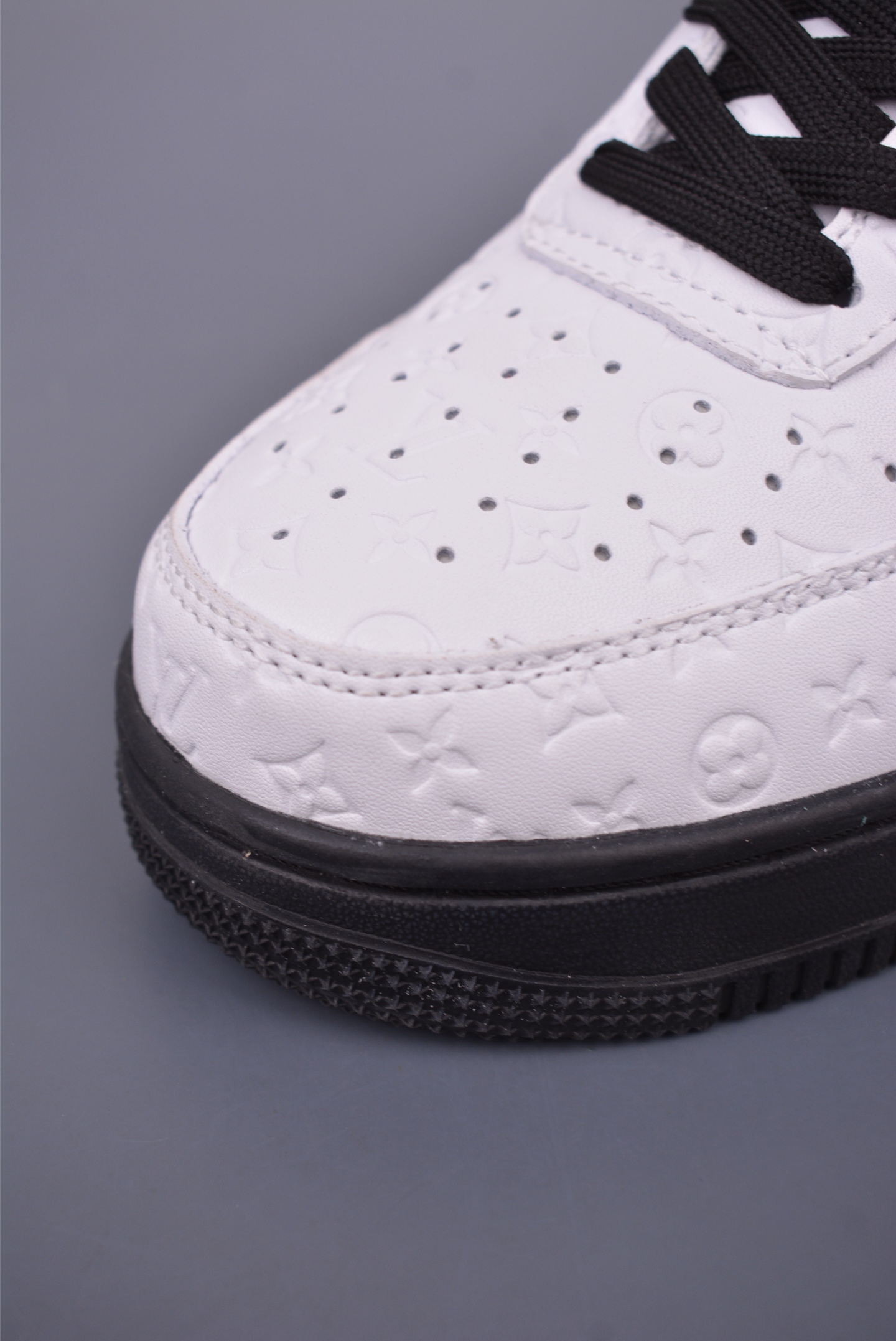 Louis Vuitton x Nike Air Force 1'07 LV8 Low 