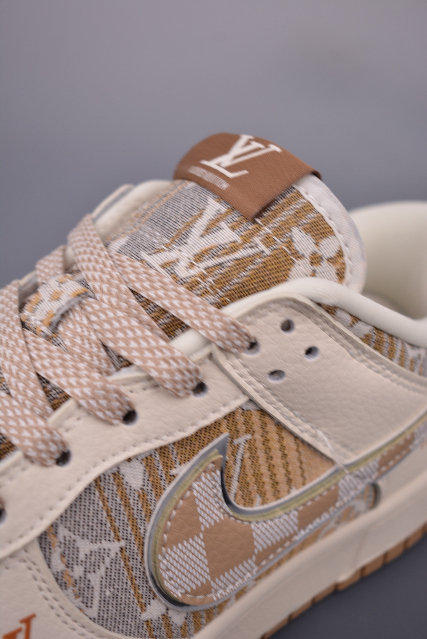 LV x Nike SB Dunk Low 