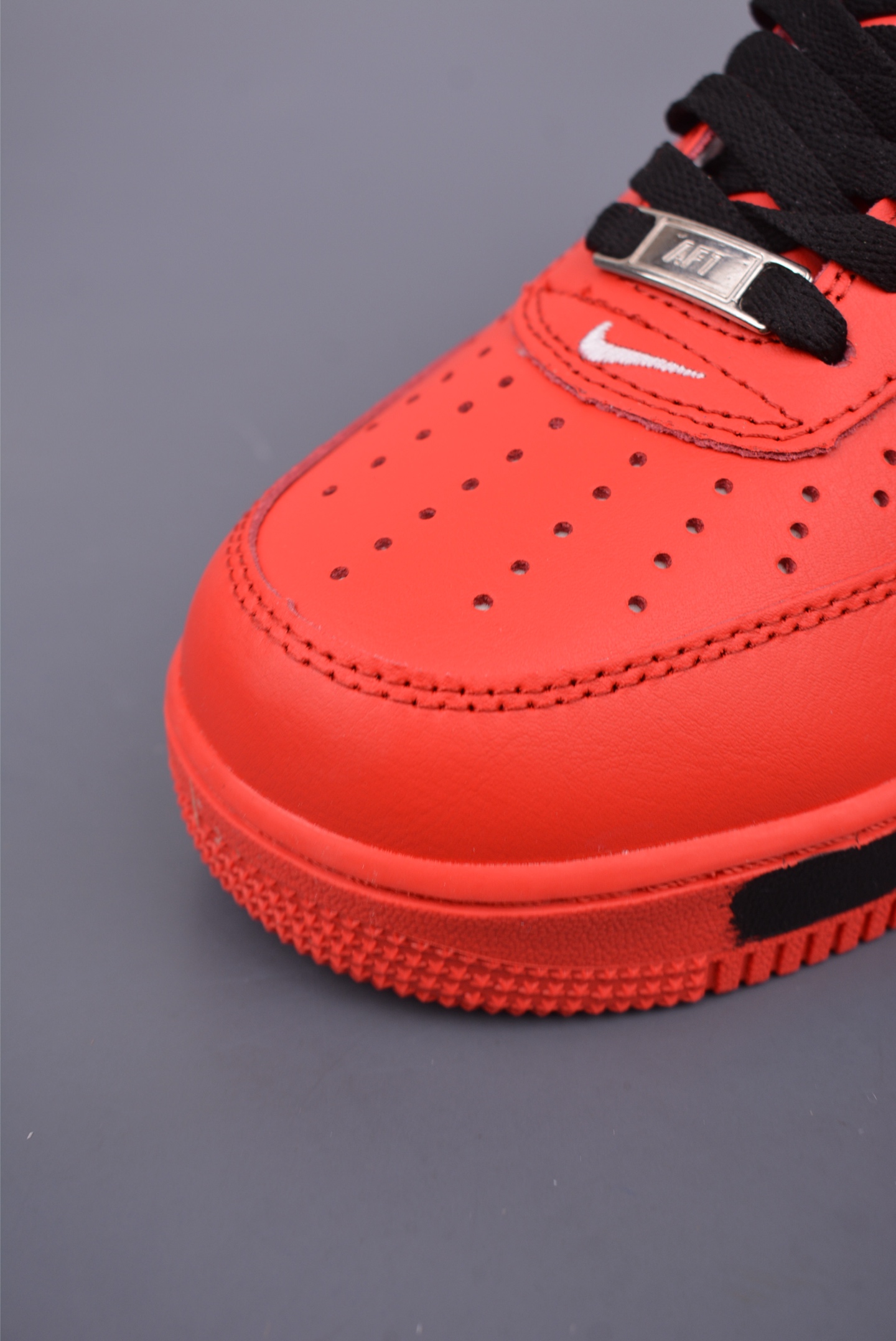 OFF WHITE x Nike Air Force 1’07 Low Sneakers “Red and Black” FD7039-600