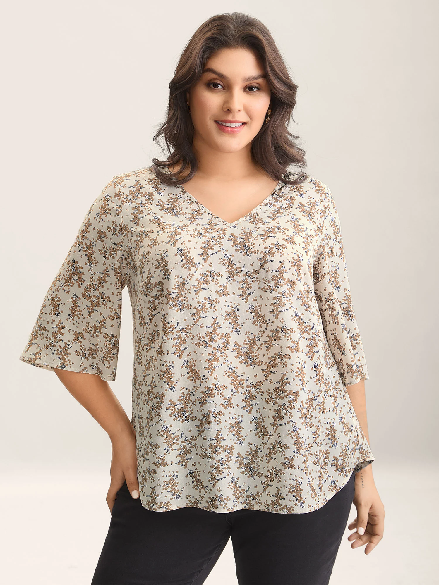 Floral Print Curvy Hem V-Neck Shirt