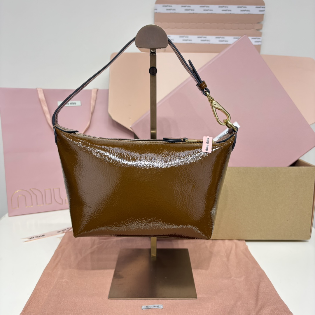 Miu Miu waxed patent leather bag 5NE841