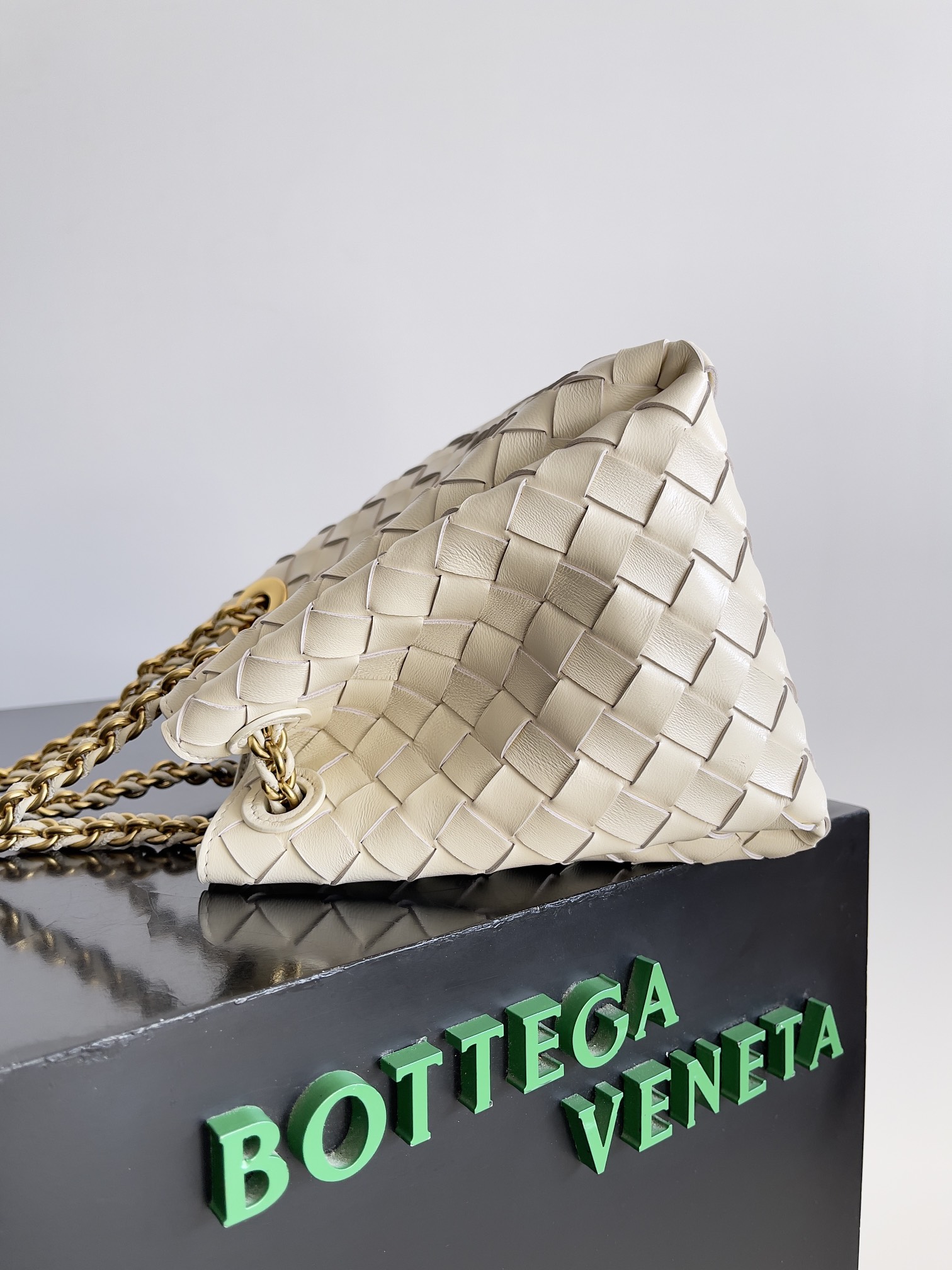 BOTTEGA VENETA New Chain Parachute Bag 817175