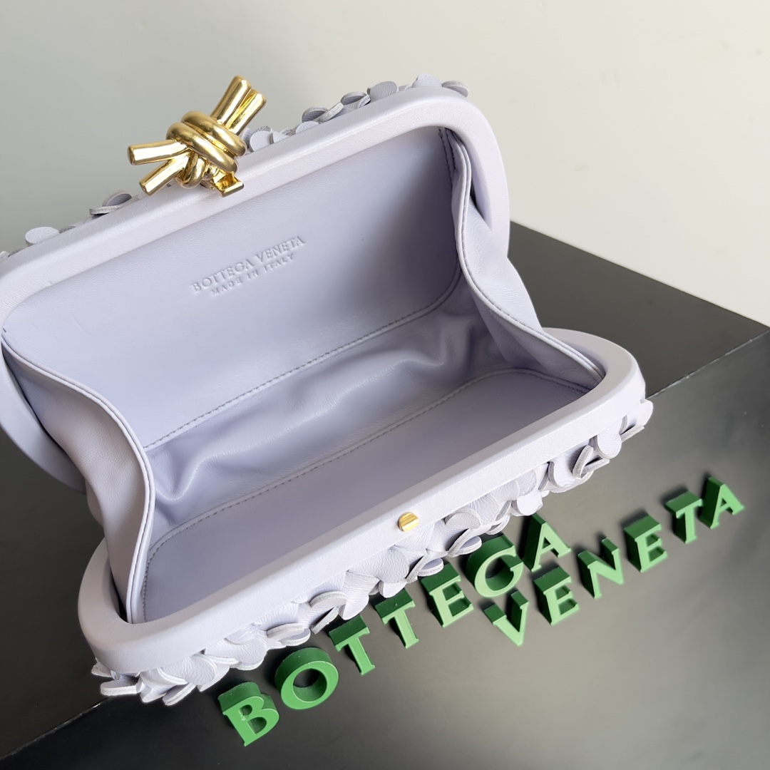 Bottega Veneta 24 Spring Fashion Petal Braided Evening Bag 717622