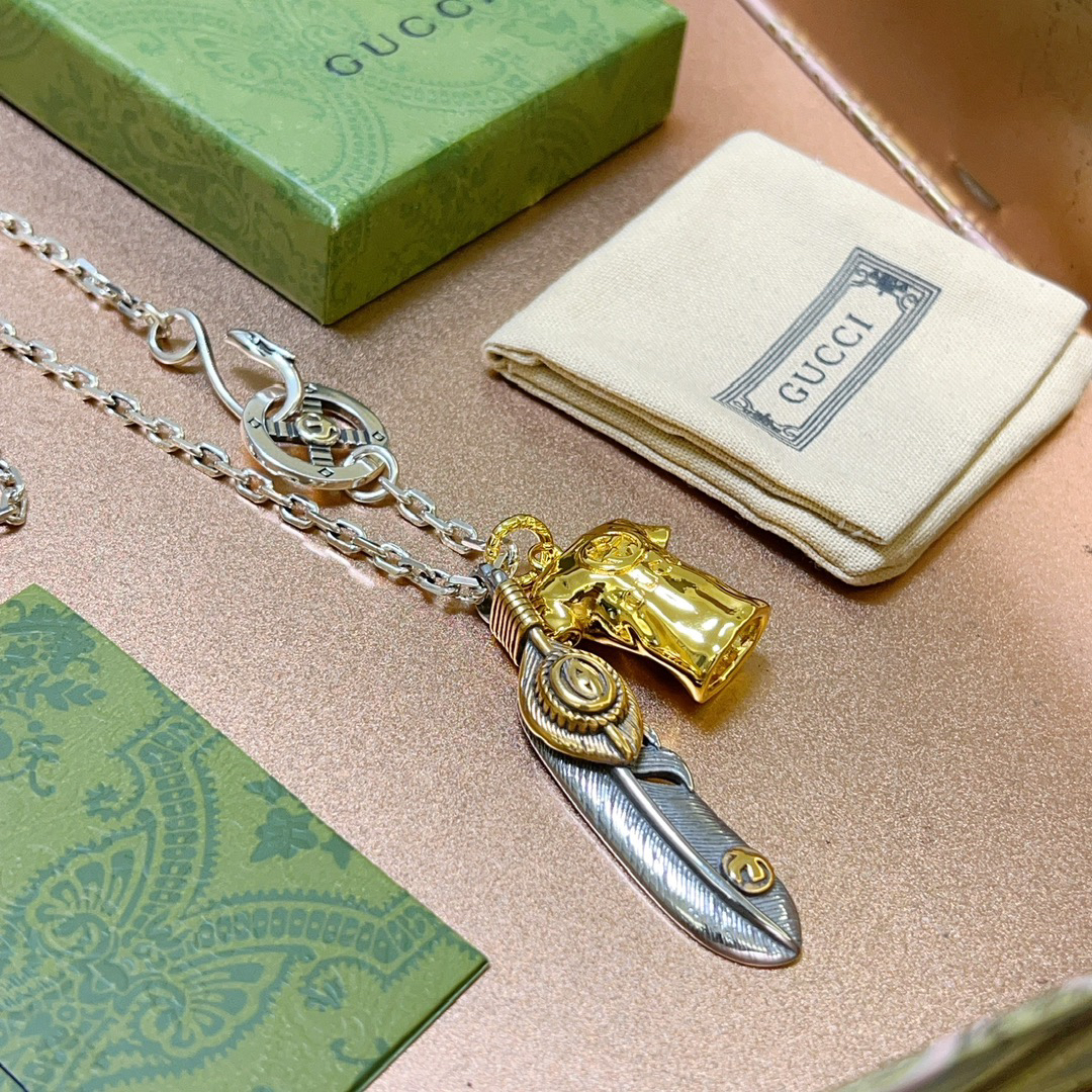 Gucci Anger Forest series gold T-shirt feather necklace