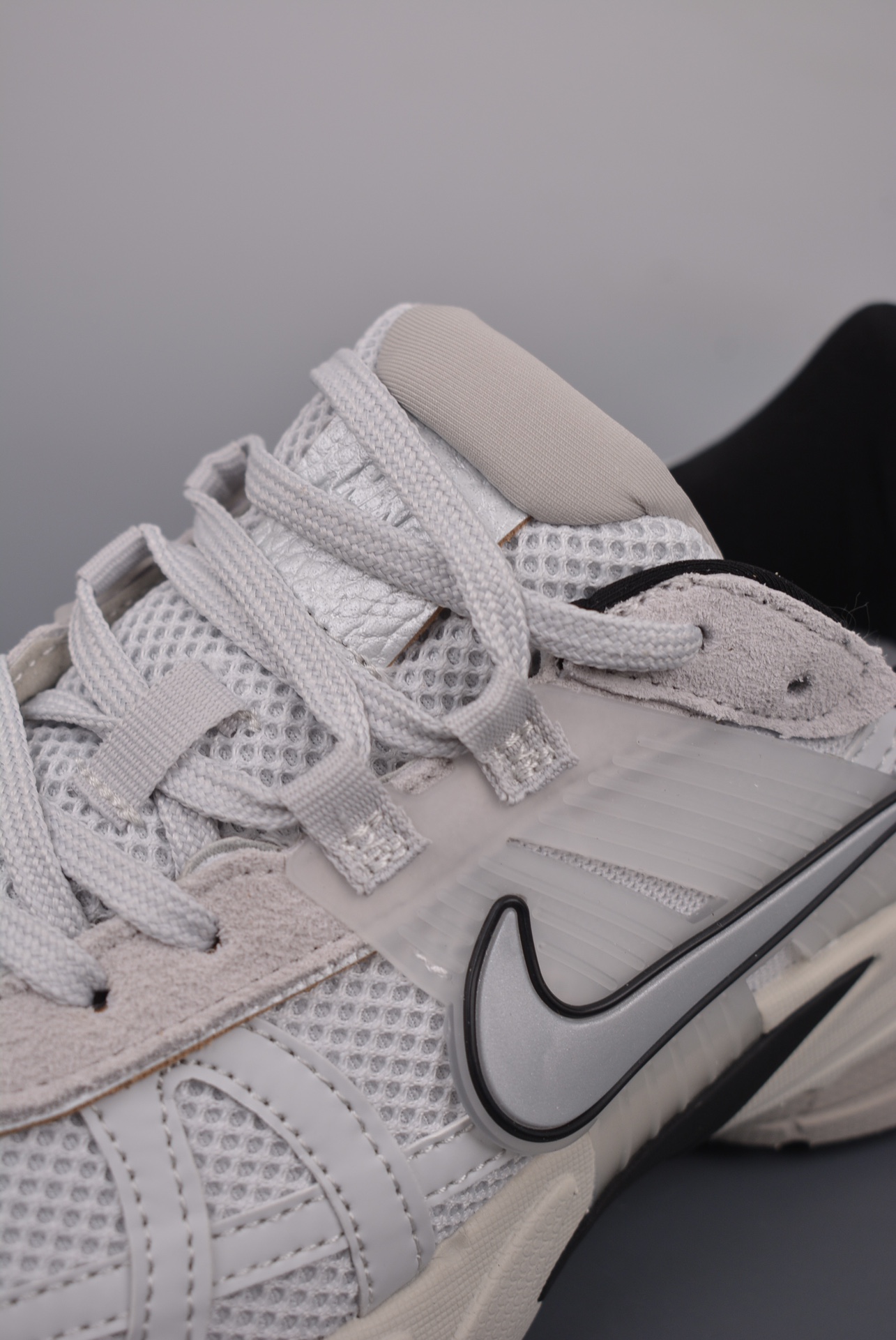 Nike Wmns V2K Runtekk LowChrome FD0736-102