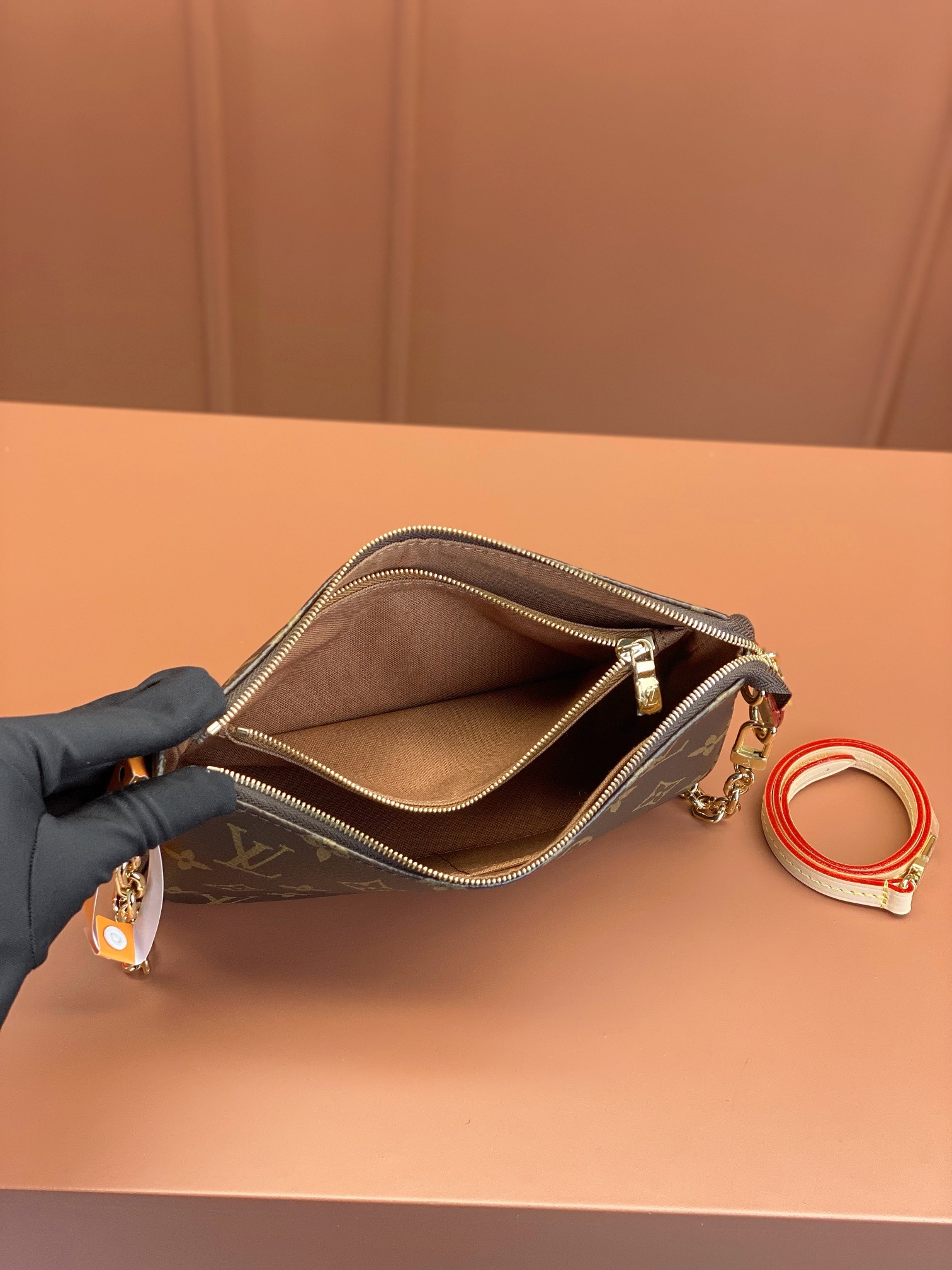 Louis Vuitton POCHETTE ACCESSOIRES Handbag M82766