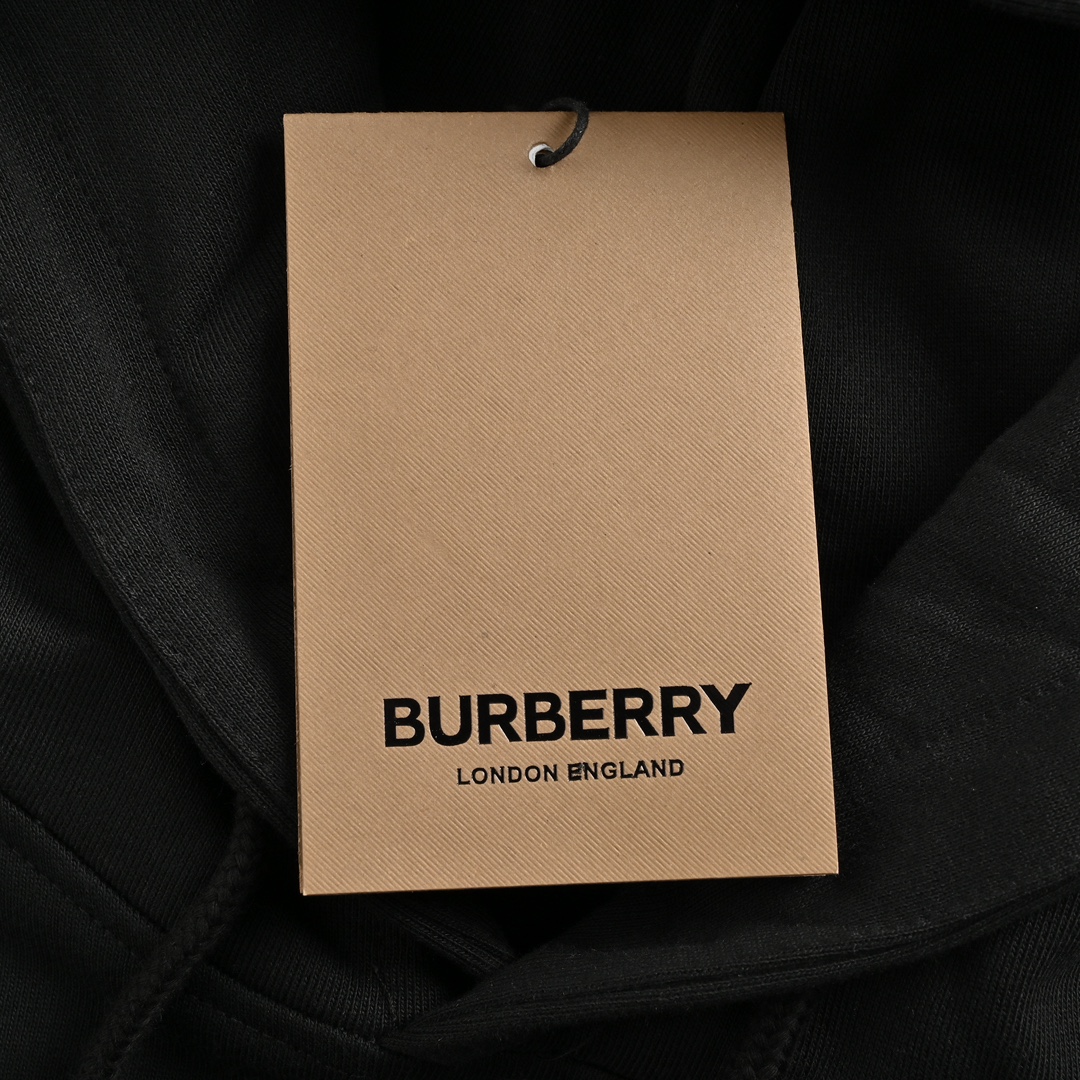 Burberry 24Fw hooded sweatshirt with horse patch on the back