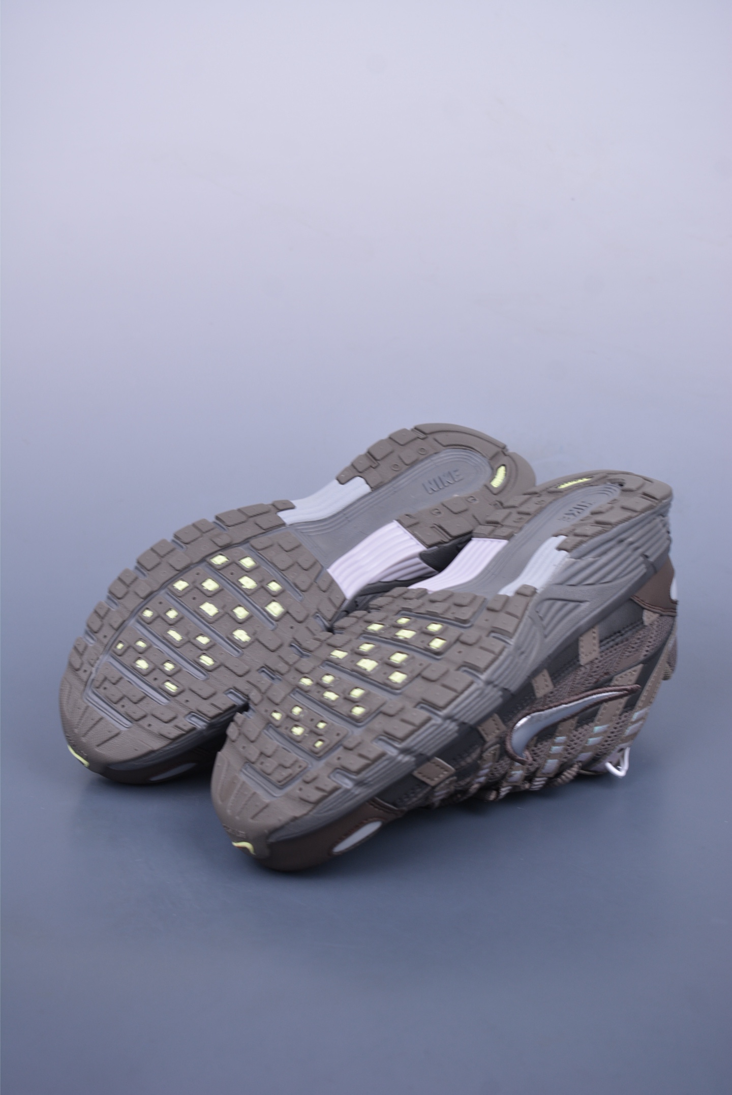 Nike P-6000 Premium Running Shoes Gold Gray Brown CD6404-202