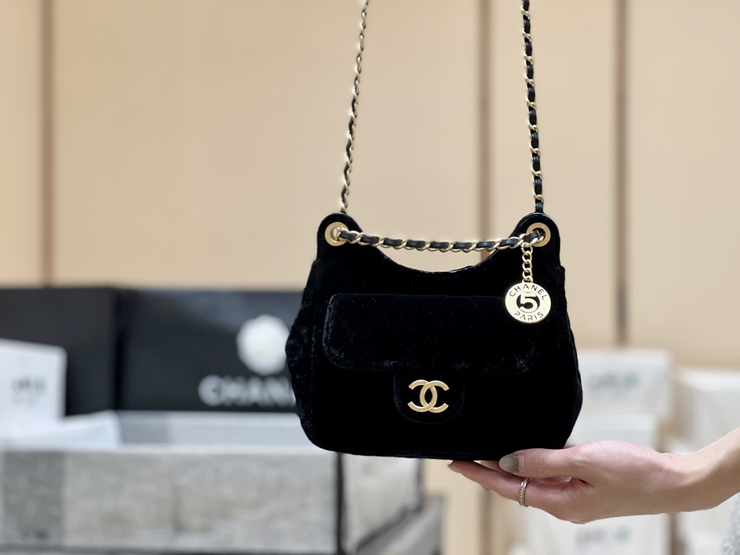 Chanel 23B velvet hobo AS4323