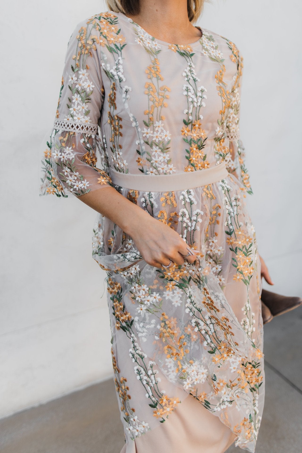 Embroidered Wisteria Flower Mesh High Waist Slim Mid-length Dress