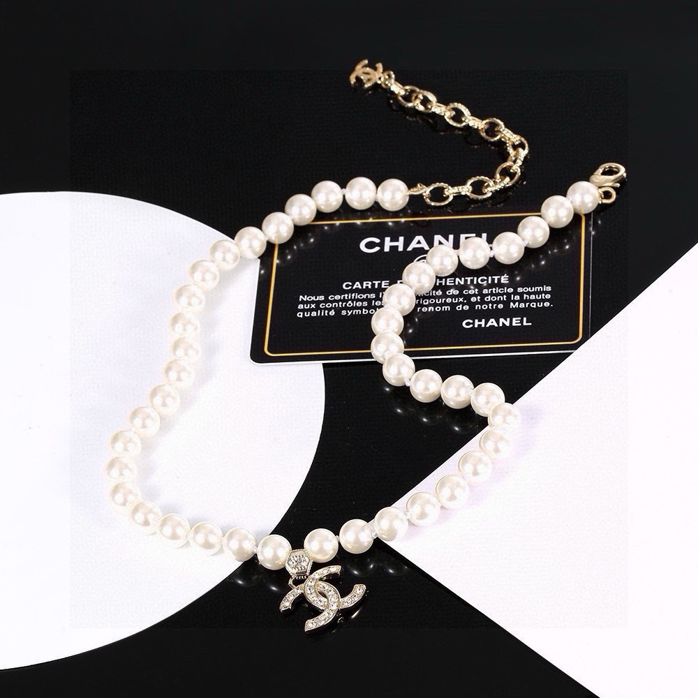 Chanel new pearl necklace