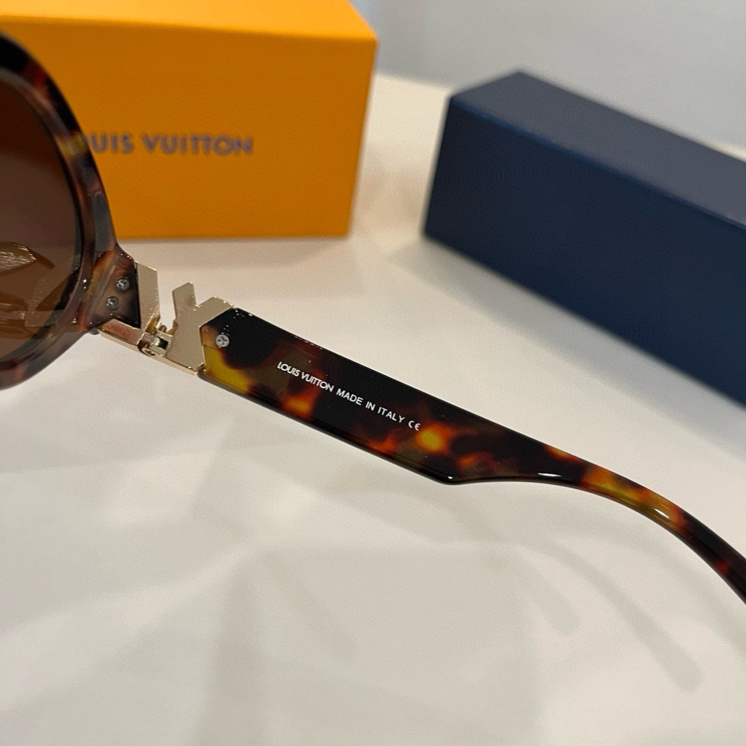 Louis Vuitton Round Frame Sunglasses