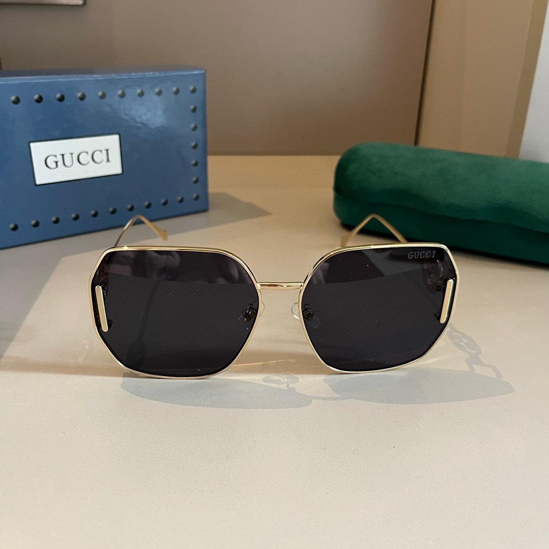 Gucci Square Frame Sunglasses