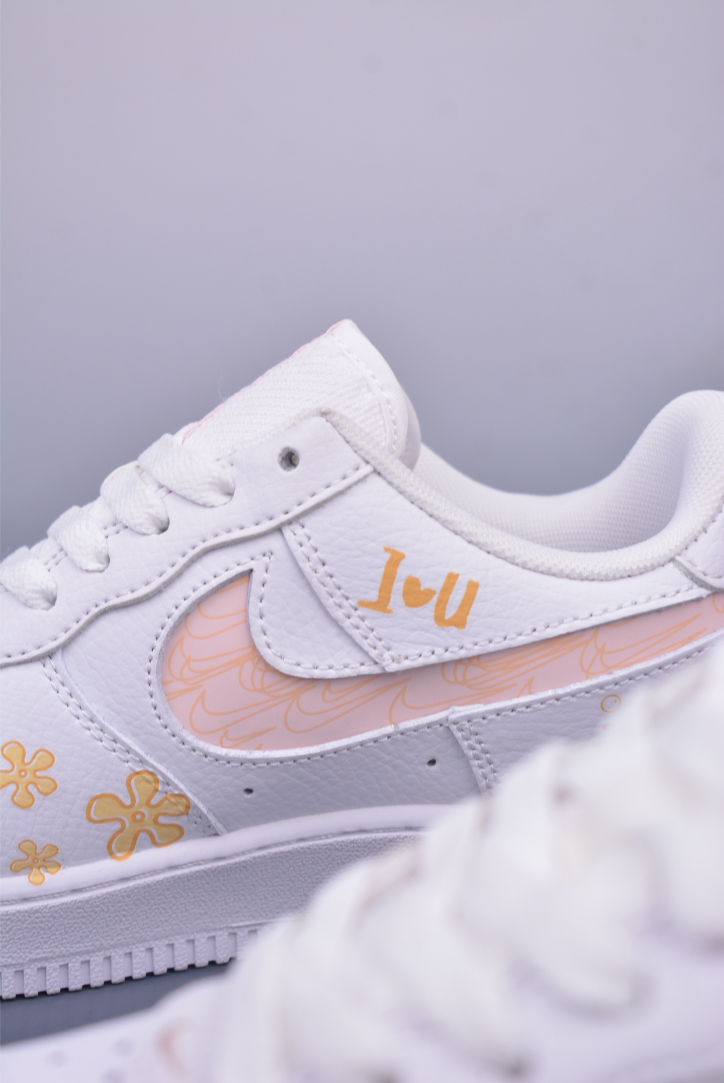 Nike Air Force 1 07 Low Sneakers SpongeBob SquarePants FB8971-070