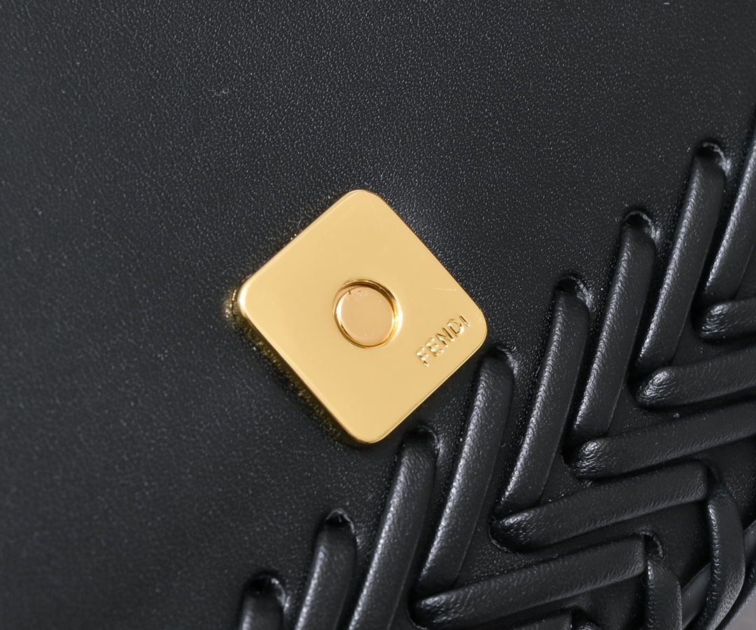 FENDI Baguette Medium Handbag 7714