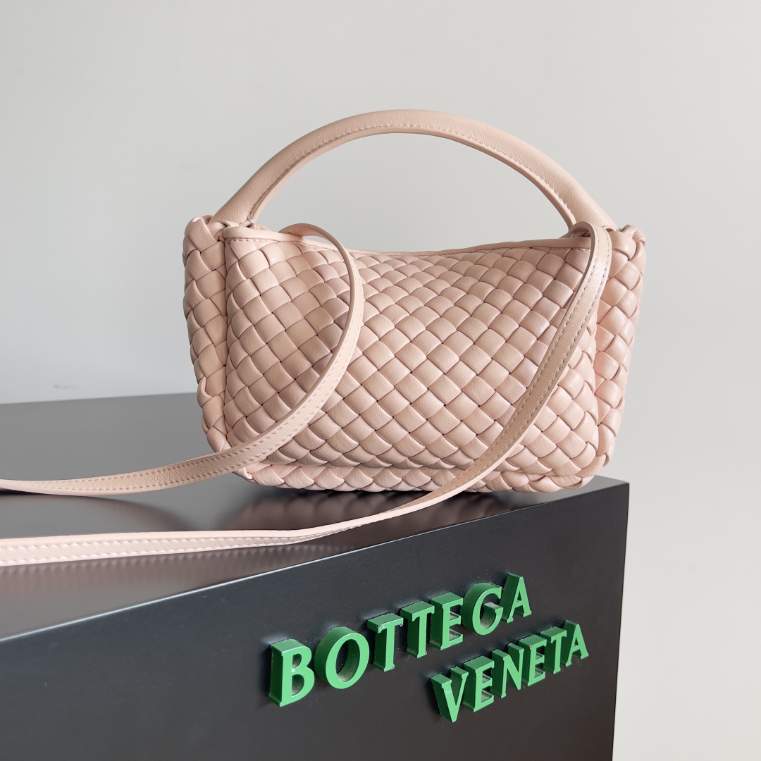 Bottega Veneta Cobble Mini Bag 805739