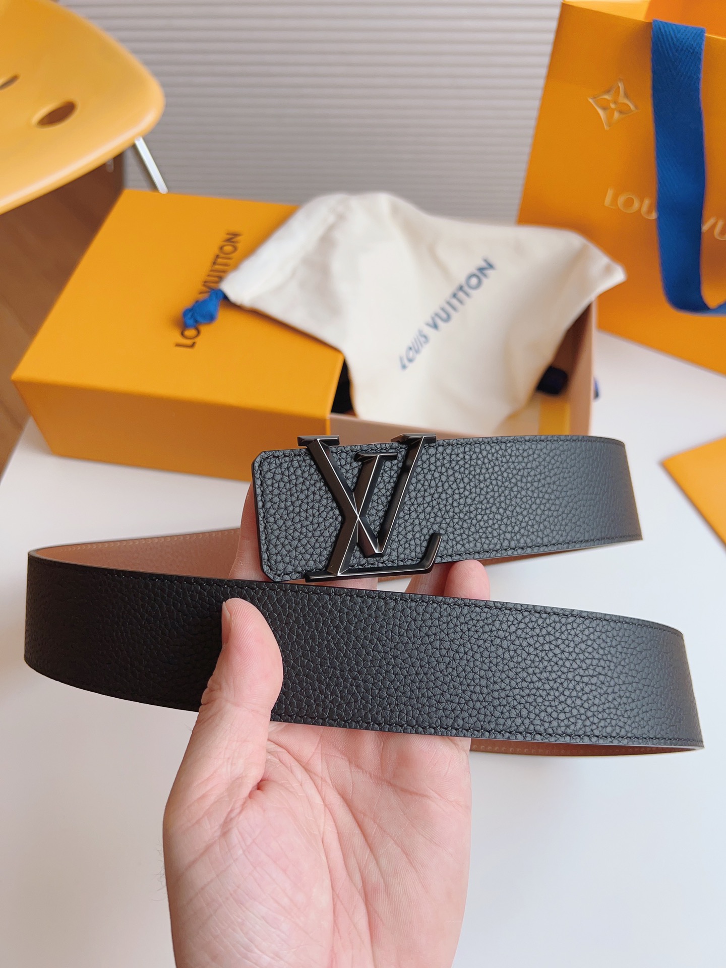 Louis Vuitton Litchi Grain Cowhide Double-Sided Men's Belt 4CM Width