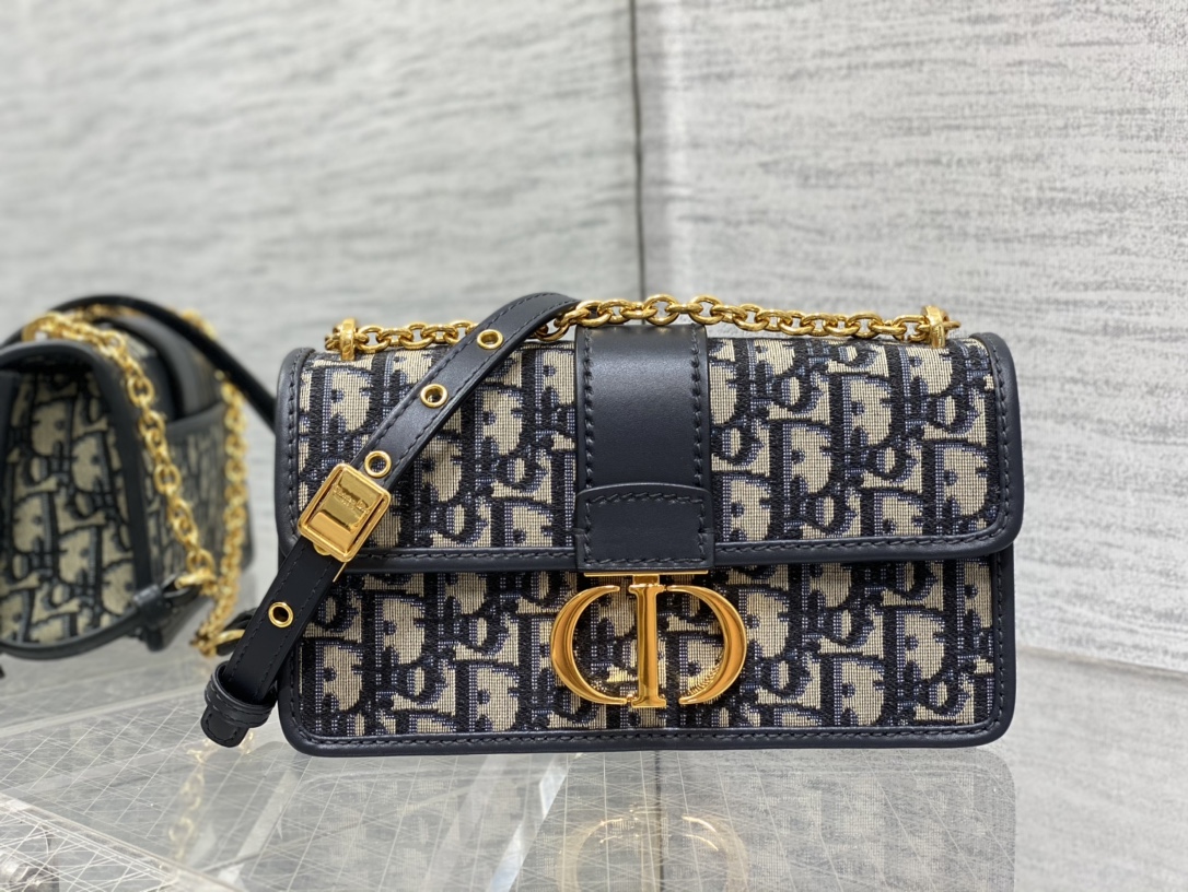 Dior Montaigne 30 Chain Bag
