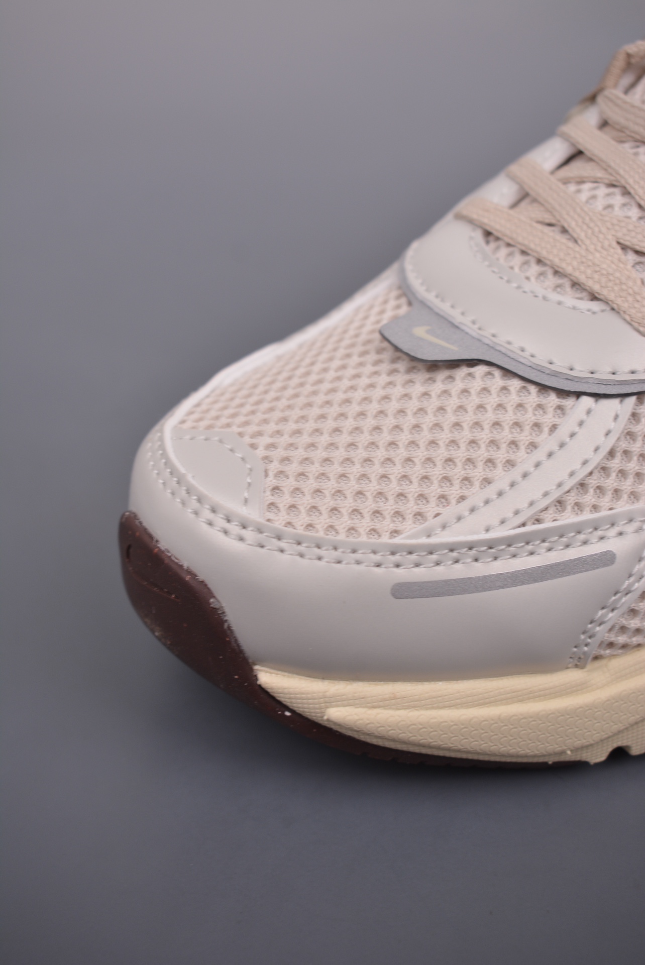 Nike Wmns V2K Runtekk Low Sail Tan Brown FD0736-103