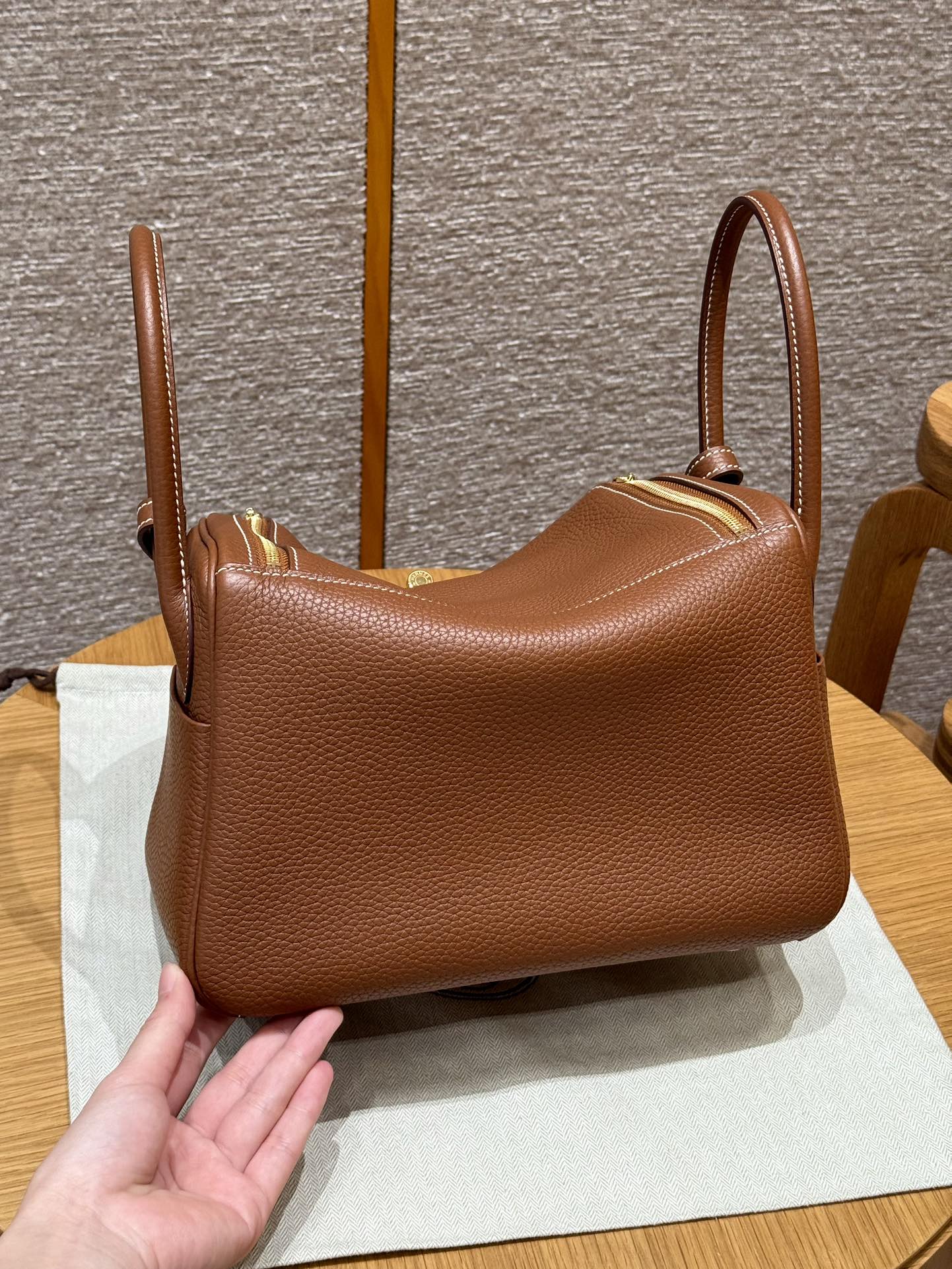 Hermès Lindy 37gold handbag (handmade to order)