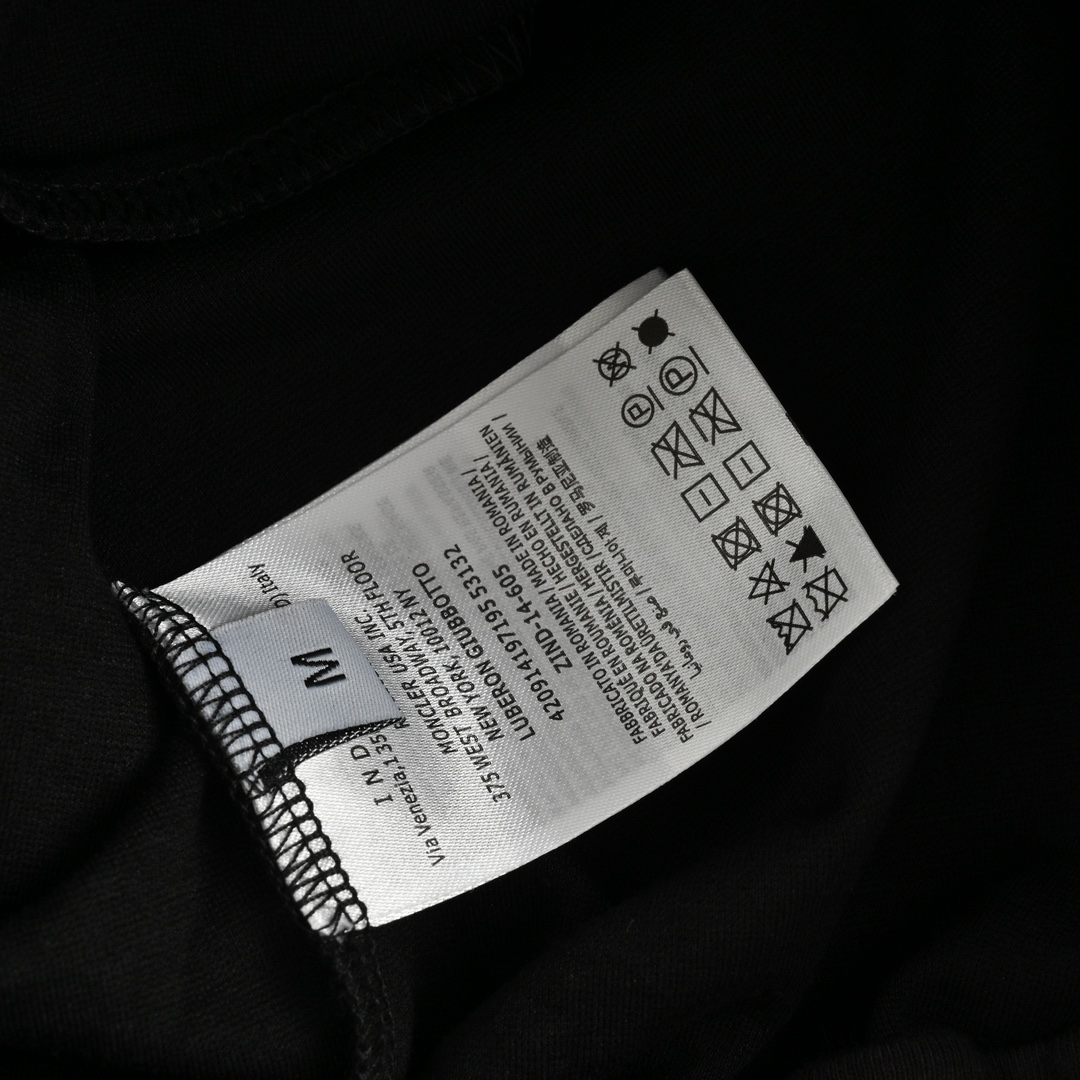 Moncler 24ss lettering print pocket logo shorts