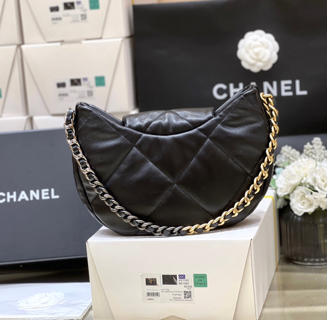 Chanel 24C Early Spring Resort Series Underarm Bag AS4638 00128