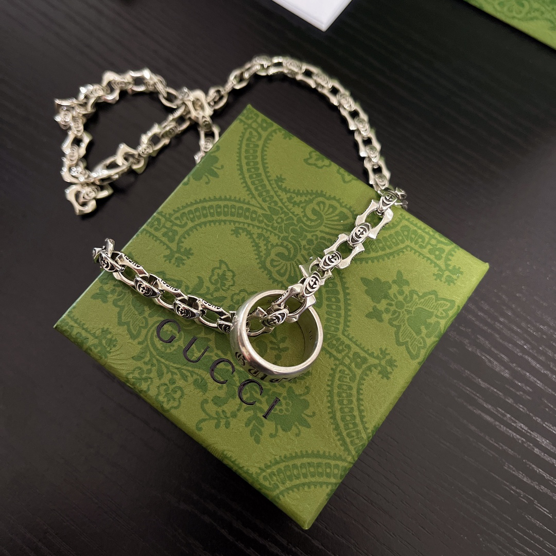 Gucci GG Ring Vintage Necklace