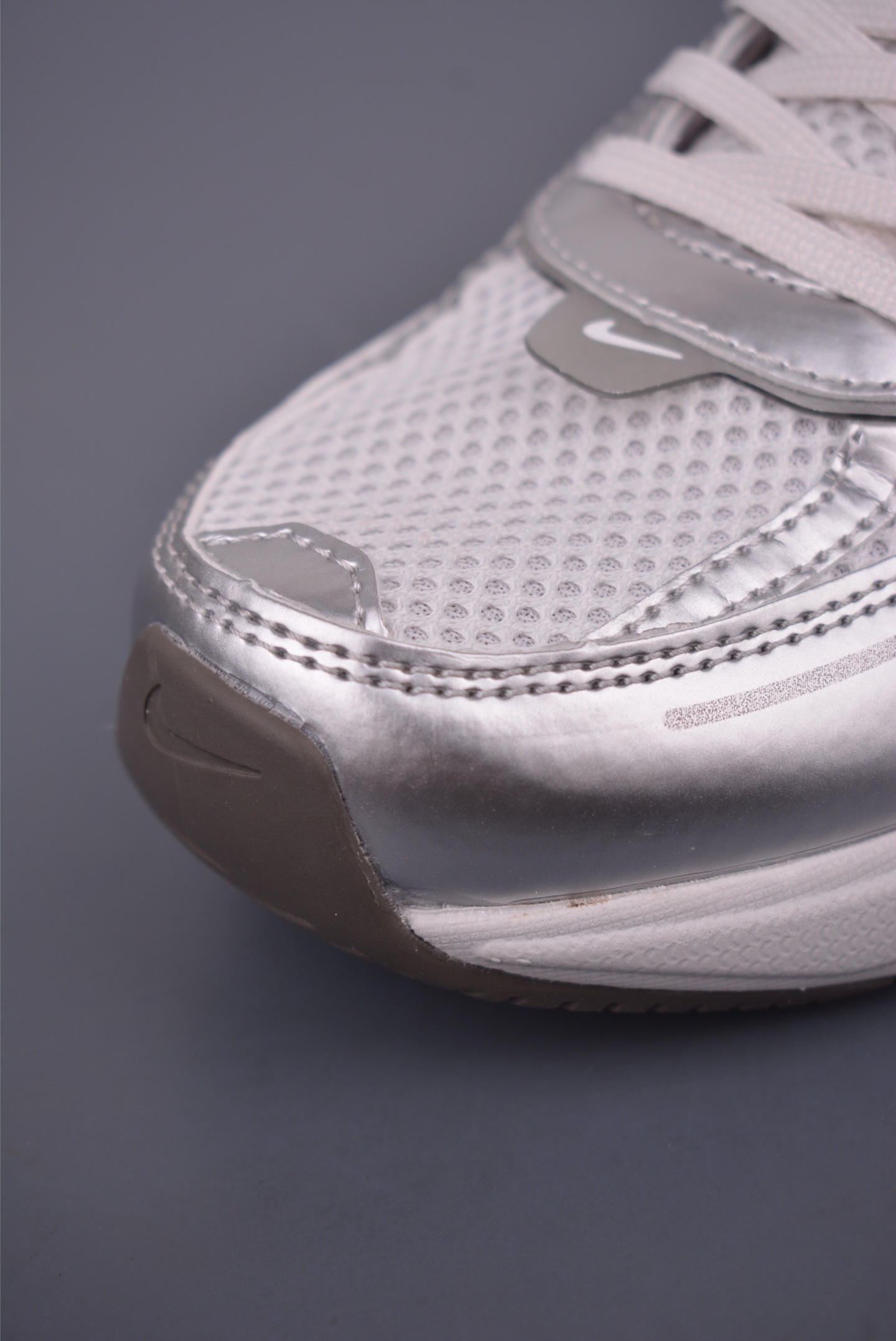 NIKE V2K Runtekk 